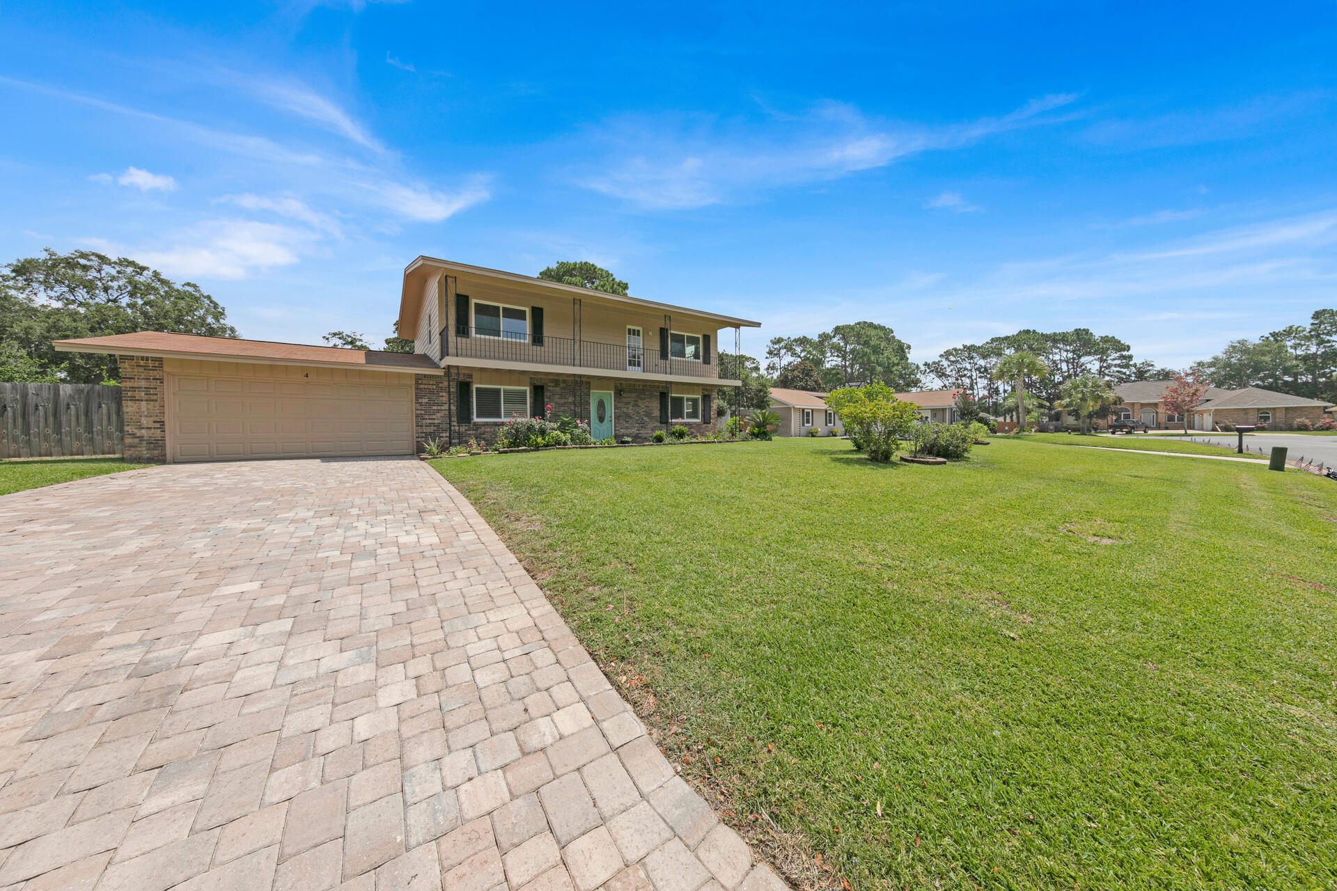 LAKE LORRAINE ESTATES - Residential