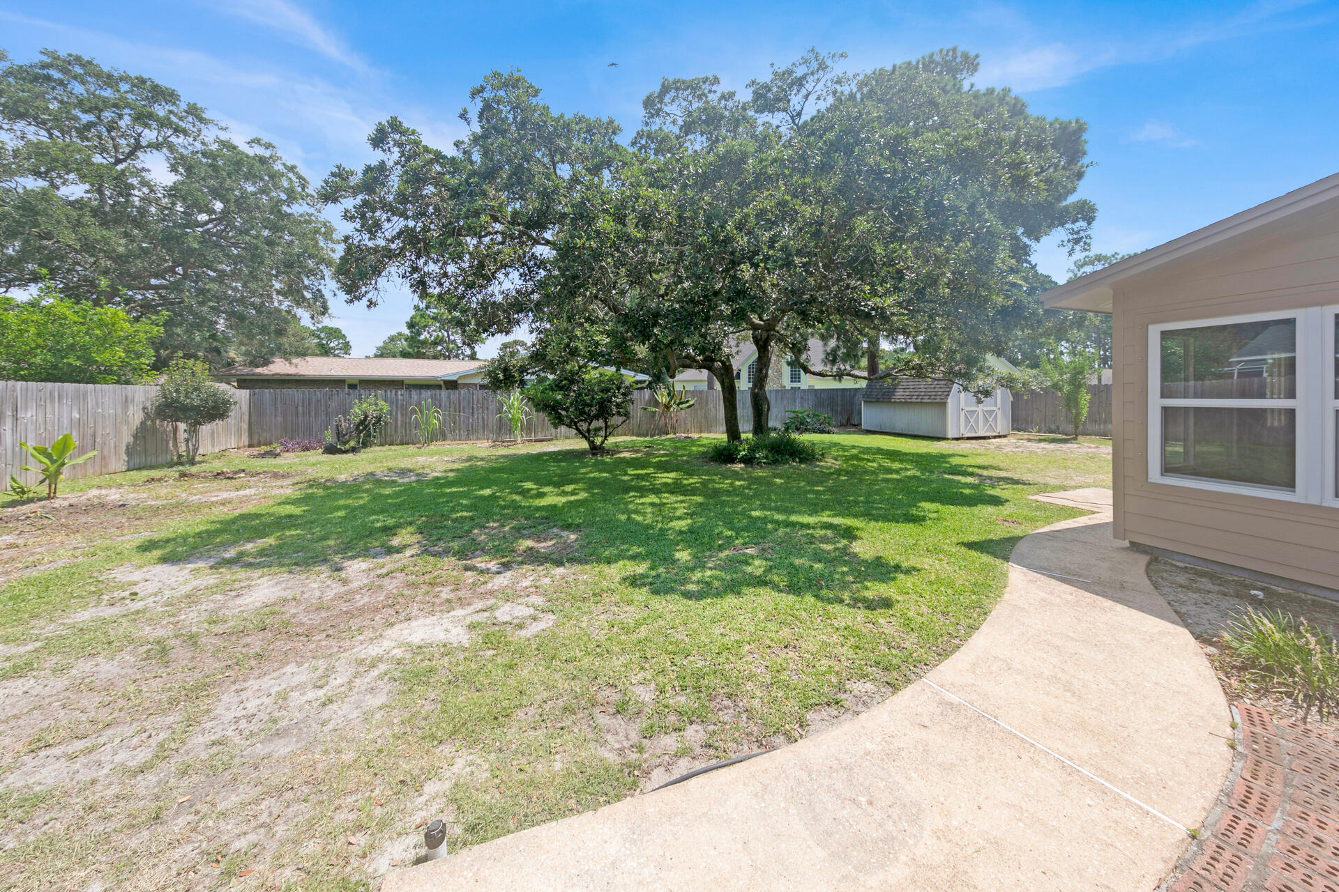 LAKE LORRAINE ESTATES - Residential