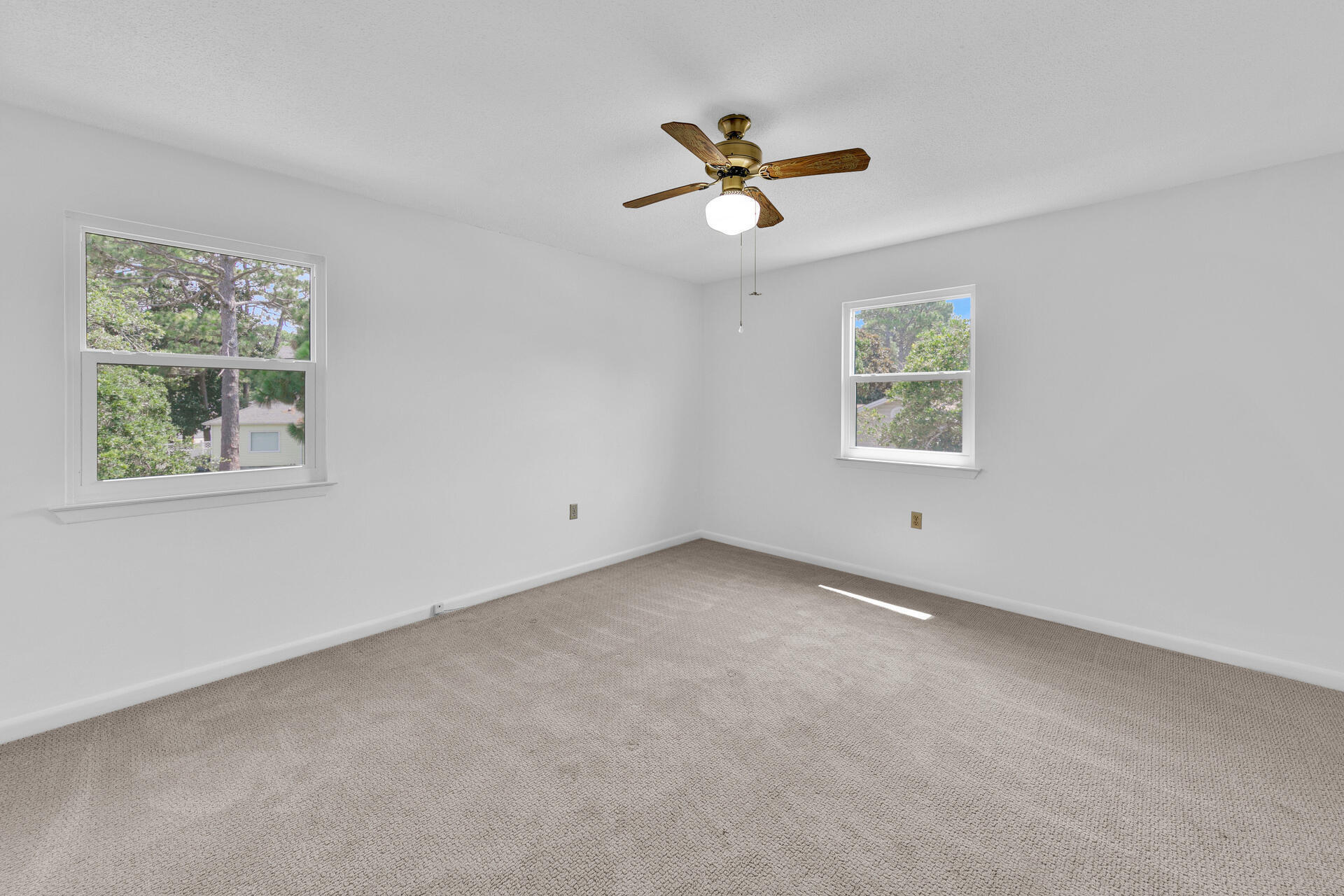 LAKE LORRAINE ESTATES - Residential