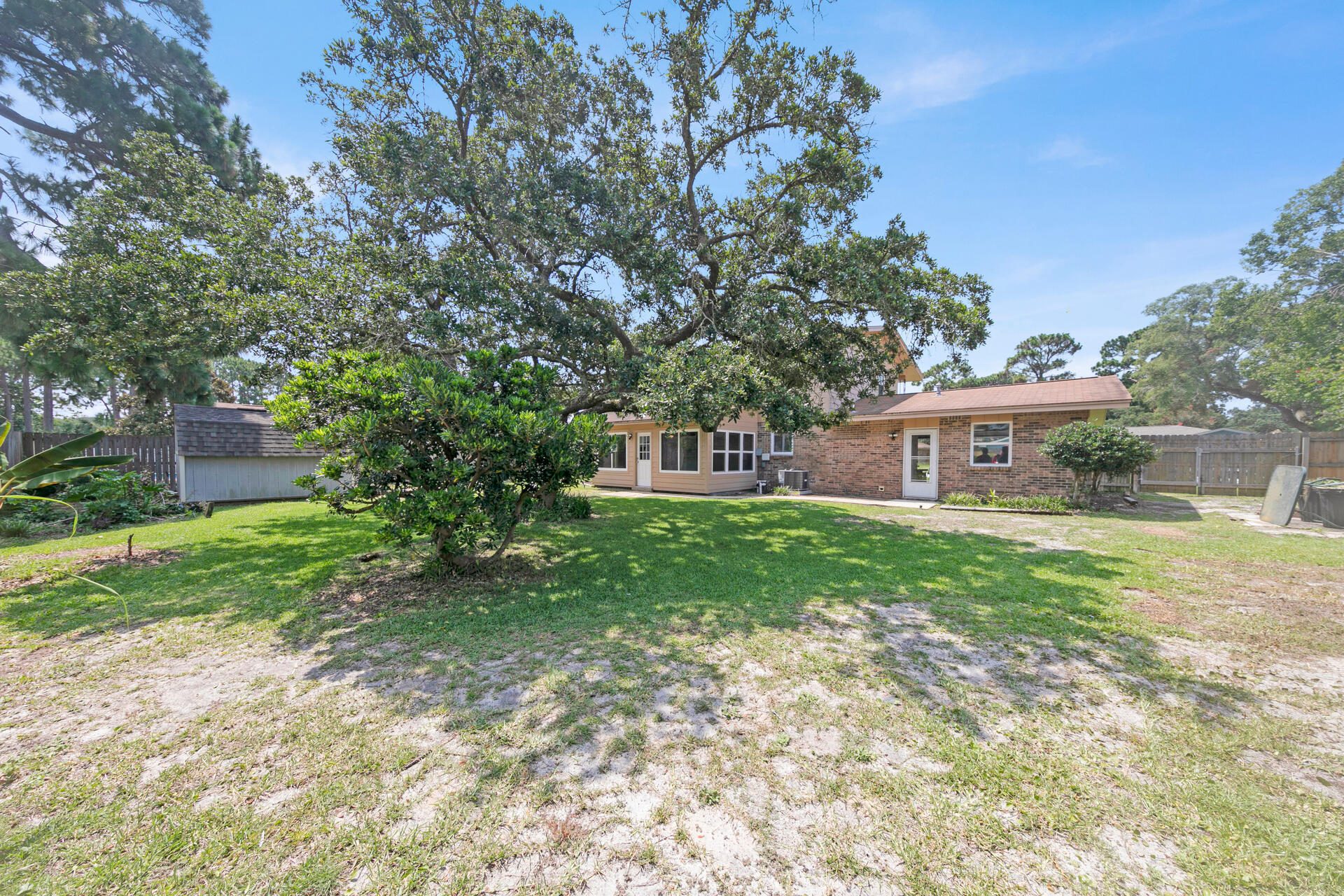 LAKE LORRAINE ESTATES - Residential