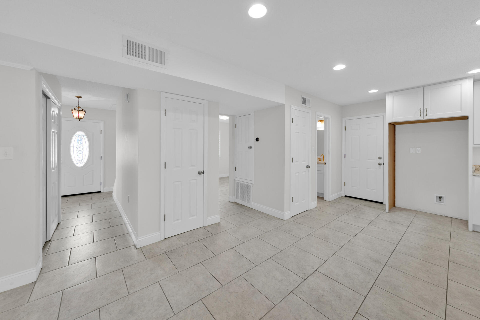 LAKE LORRAINE ESTATES - Residential