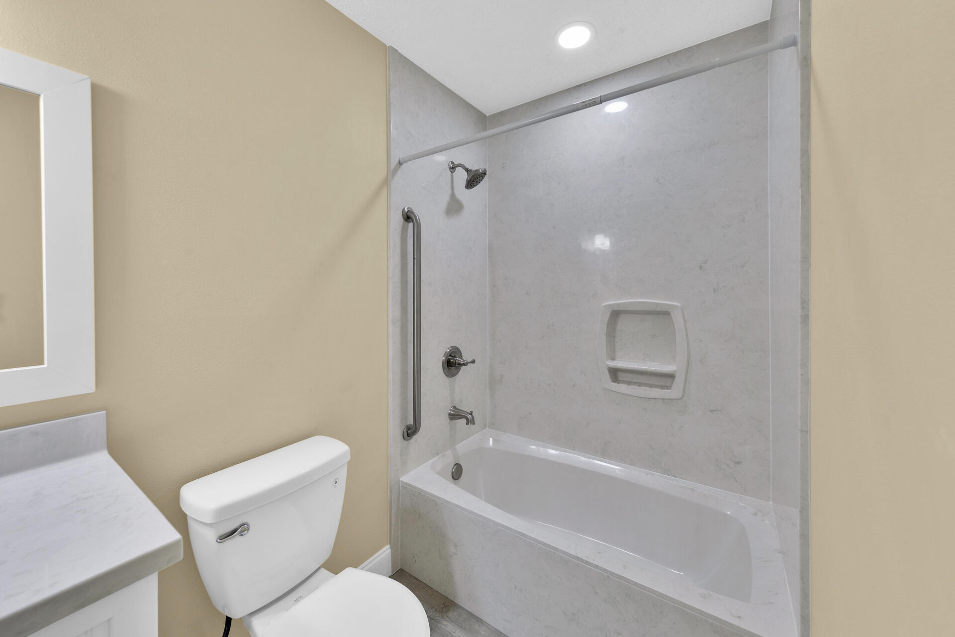 LAKE LORRAINE ESTATES - Residential