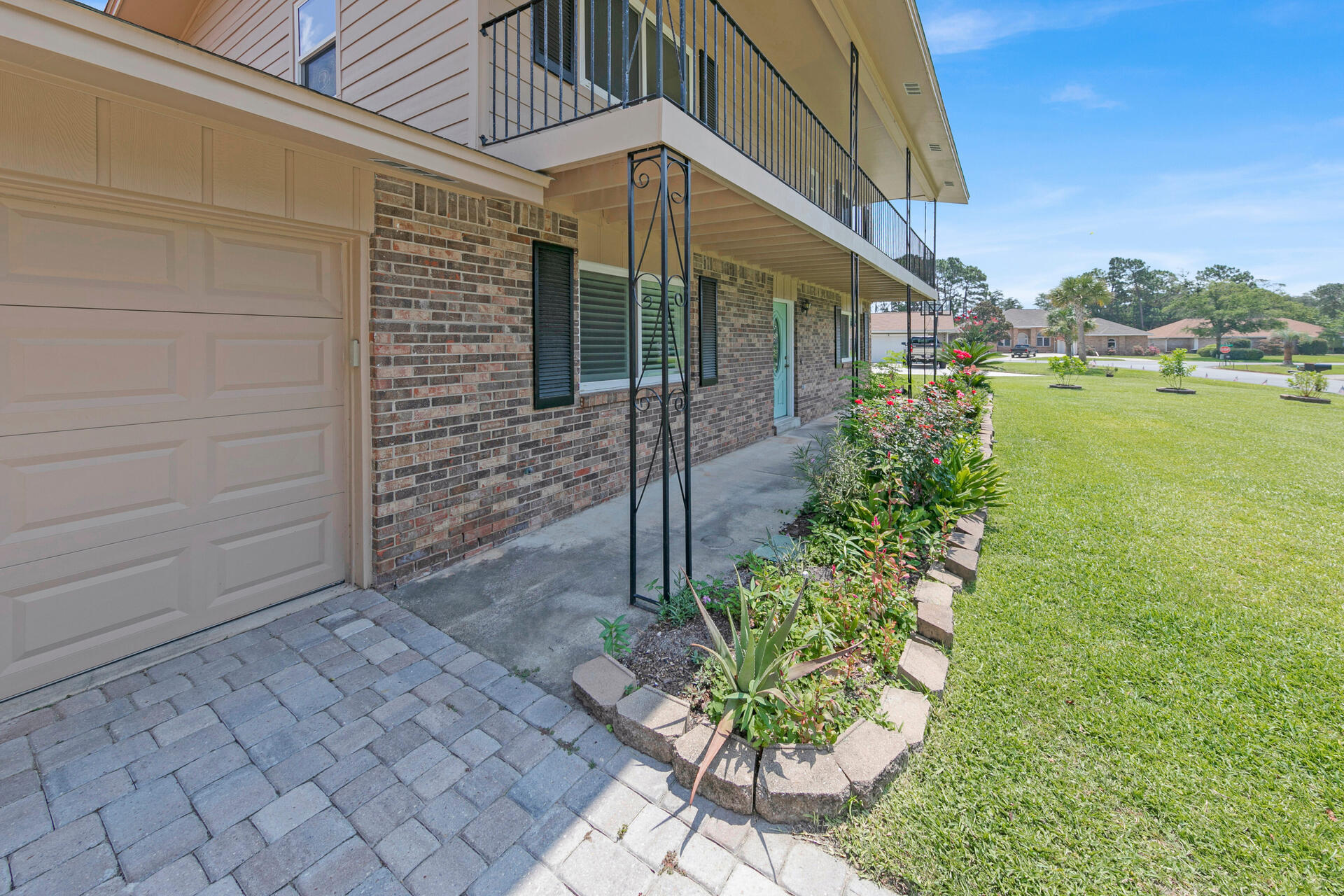 LAKE LORRAINE ESTATES - Residential