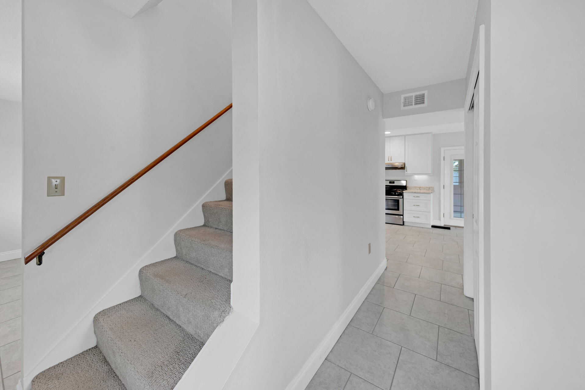 LAKE LORRAINE ESTATES - Residential