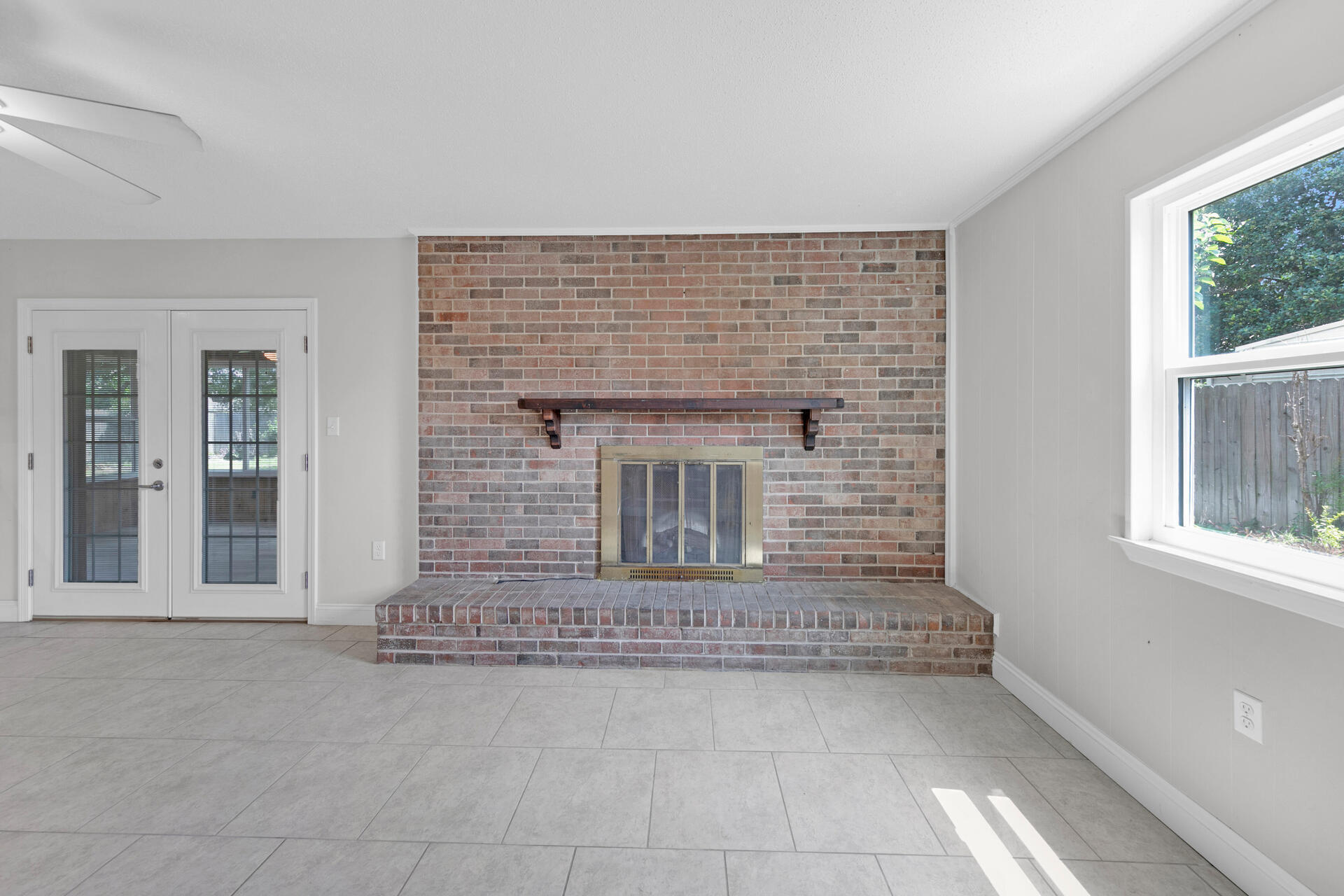 LAKE LORRAINE ESTATES - Residential