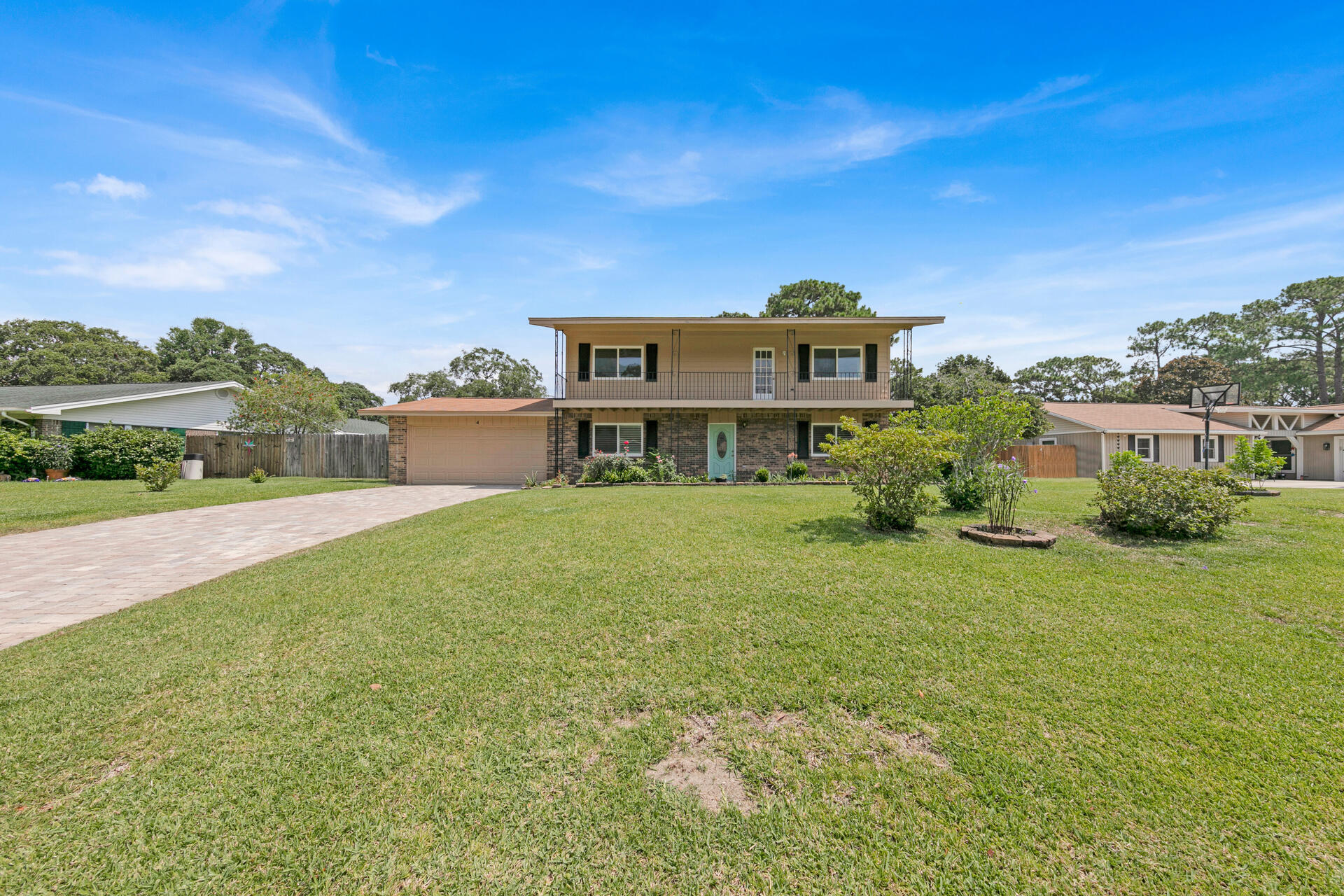 LAKE LORRAINE ESTATES - Residential