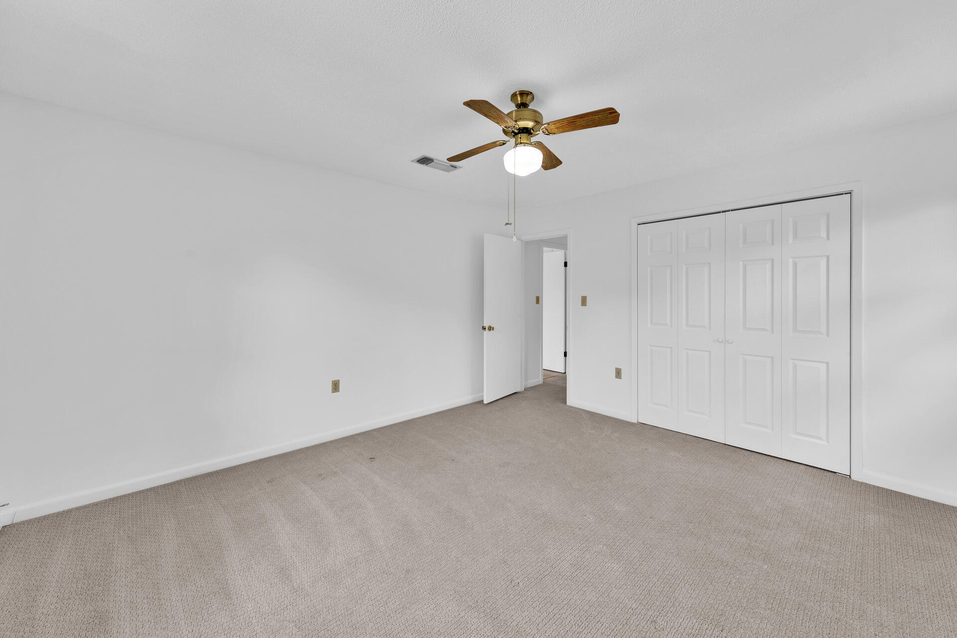 LAKE LORRAINE ESTATES - Residential