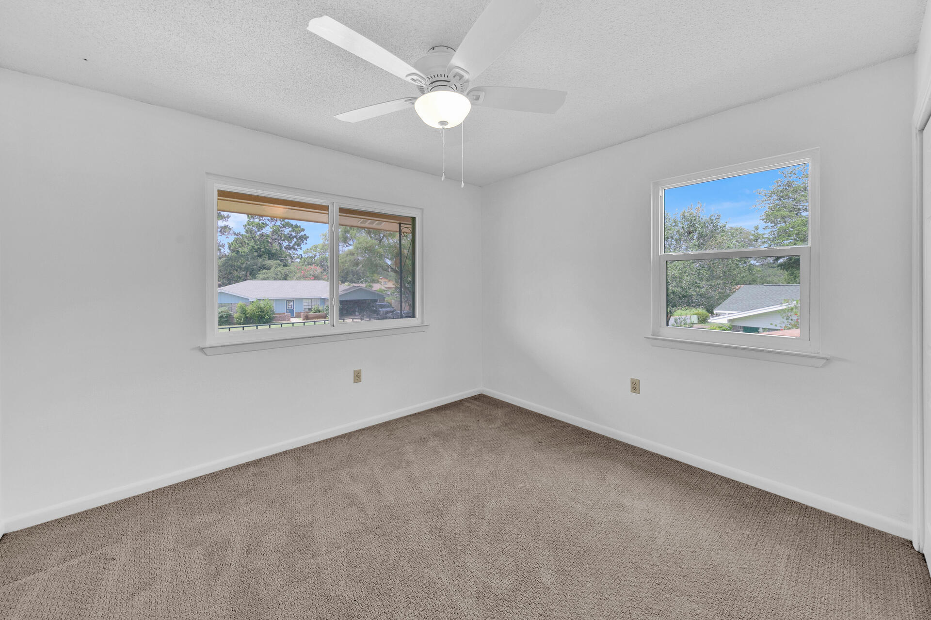 LAKE LORRAINE ESTATES - Residential