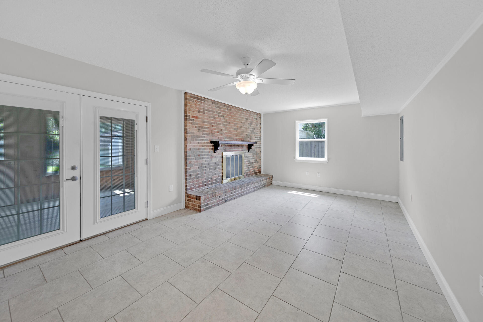 LAKE LORRAINE ESTATES - Residential