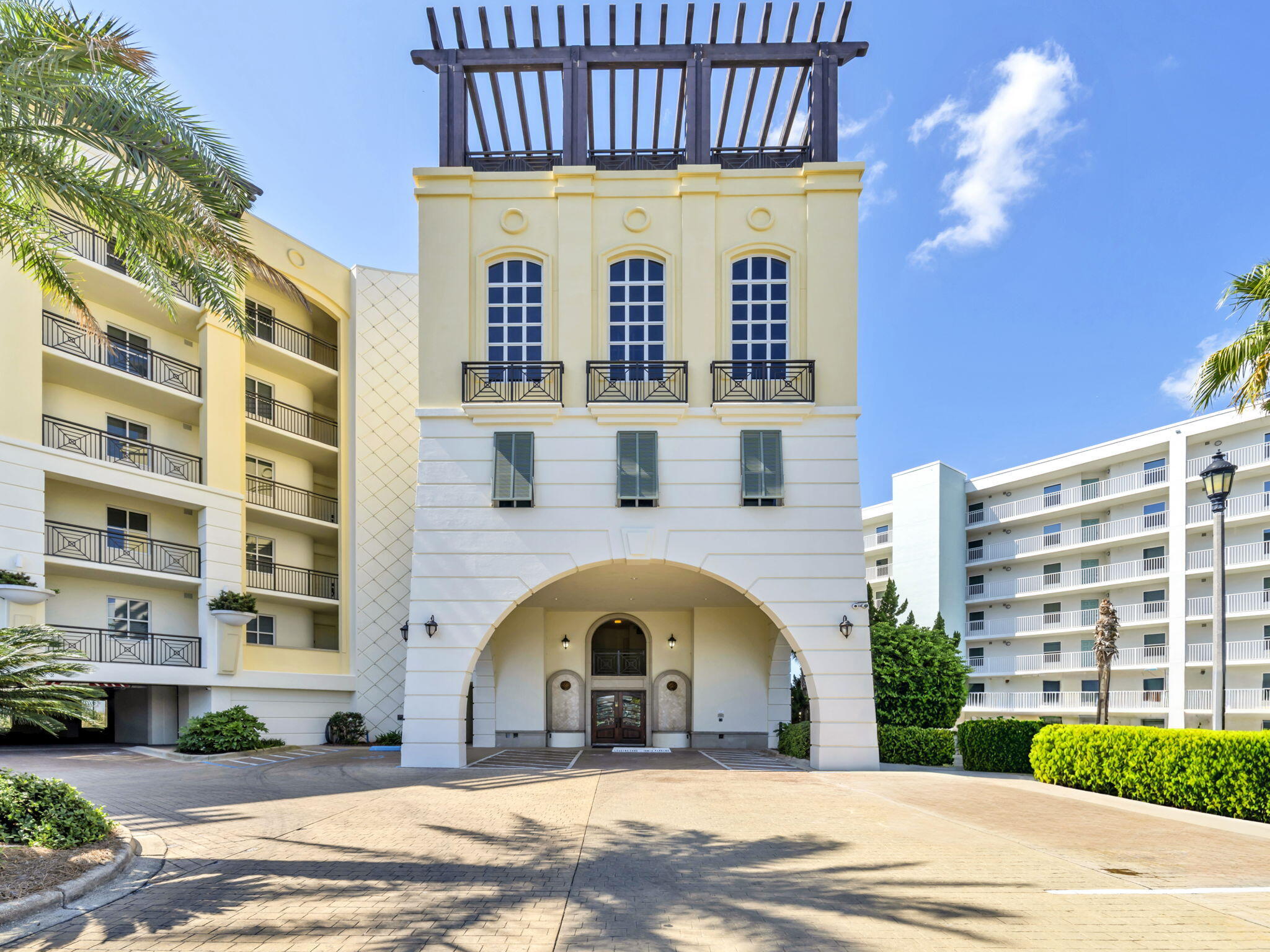 BELLA RIVA - Residential