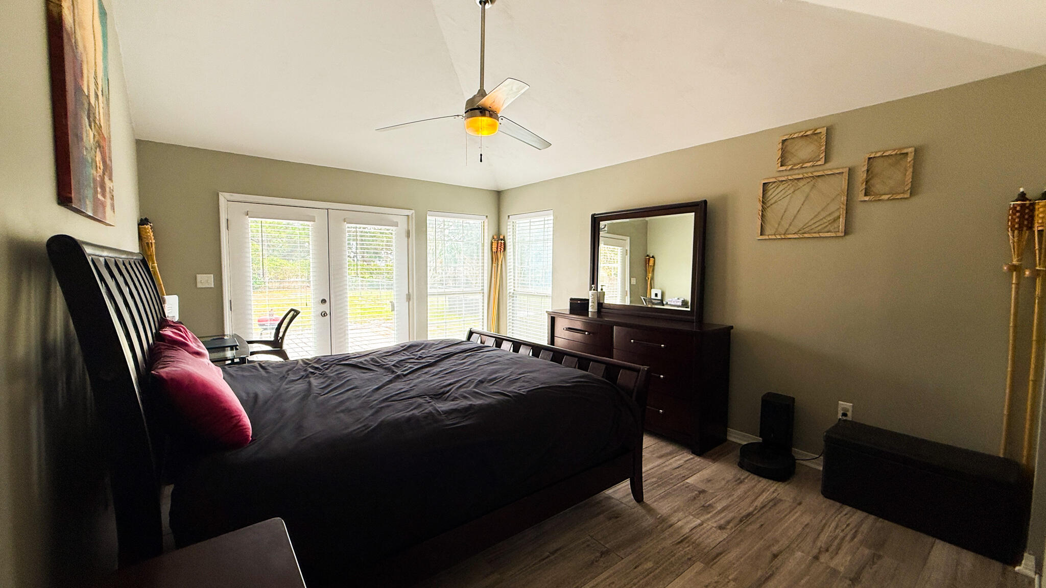 Sound Retreat - Residential