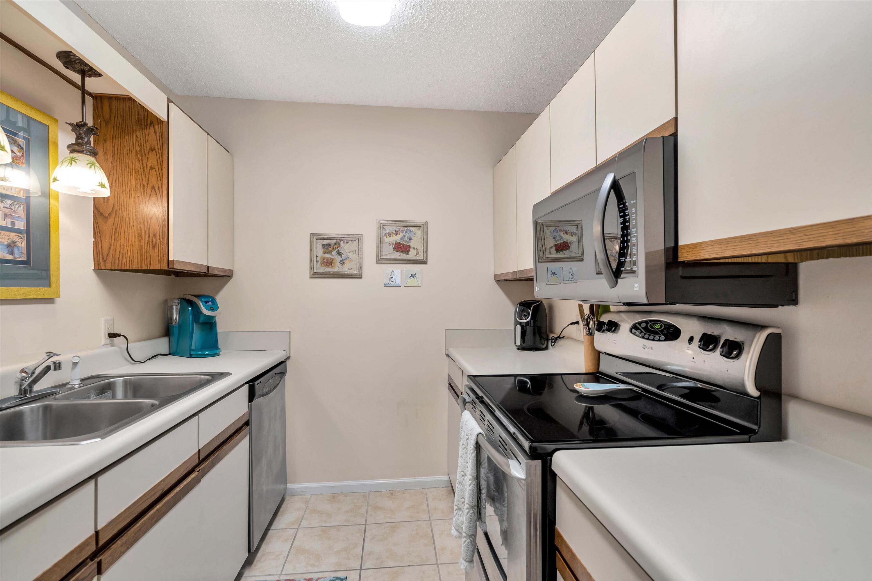 LAGUNA POINT CONDO - Residential