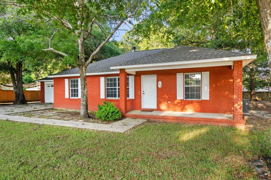 AVAILABLE TODAY!! Charming brick home in Winding Creek Estates, Crestview. Enjoy a split bedroom plan with cathedral ceiling, fireplace, and separate laundry room. Recently updated with new paint, tile, and luxury vinyl plank flooring. The kitchen has new fridge and granite counters. Relax on the front porch or spacious patio and shady backyard. Privacy Fence to be installed by owners. NO smoking. 600 minimum FICO credit score required in addition to meeting rental criteria. Pets allowed upon approval with a non-refundable pet fee and with a Petscreening.com report. All applicants are required to complete an application on PetScreening.com regardless of if they own a pet or not.  Applicants with an ESA are also required to complete the application.

We also offer a security deposit waiver option for tenants such that they do not have to pay a security deposit upfront. Terms and conditions apply. Review addenda for details.
