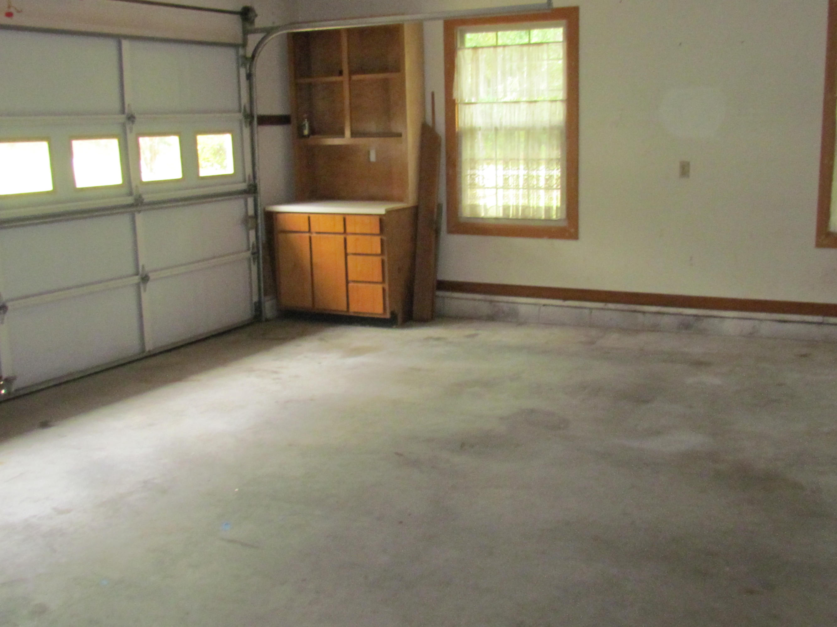 PINEWOOD ESTATES 2 - Residential Lease