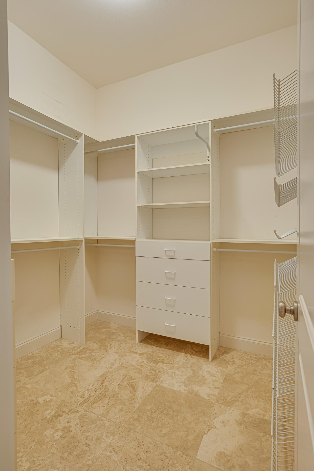 BURNT PINE EAST - Residential