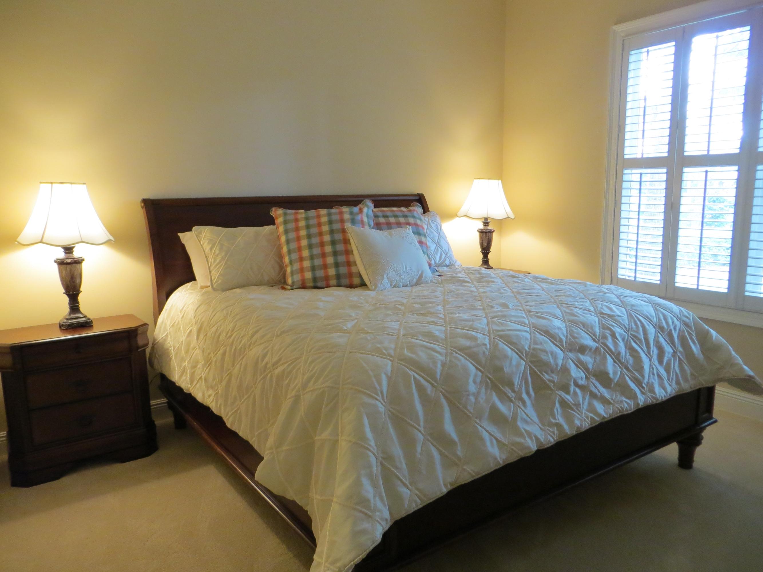 BAYTOWNE AVE EAST - Residential