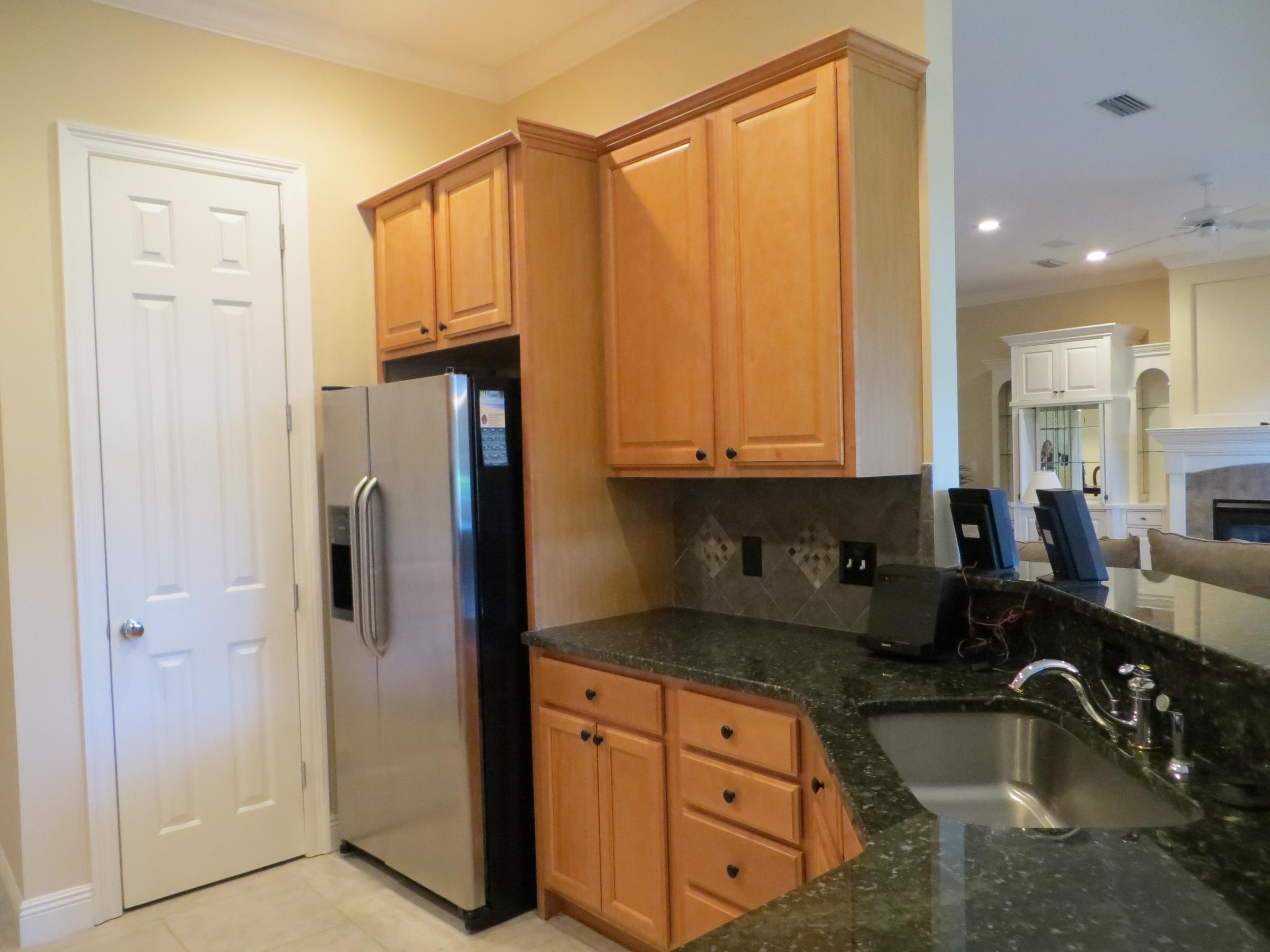 BAYTOWNE AVE EAST - Residential