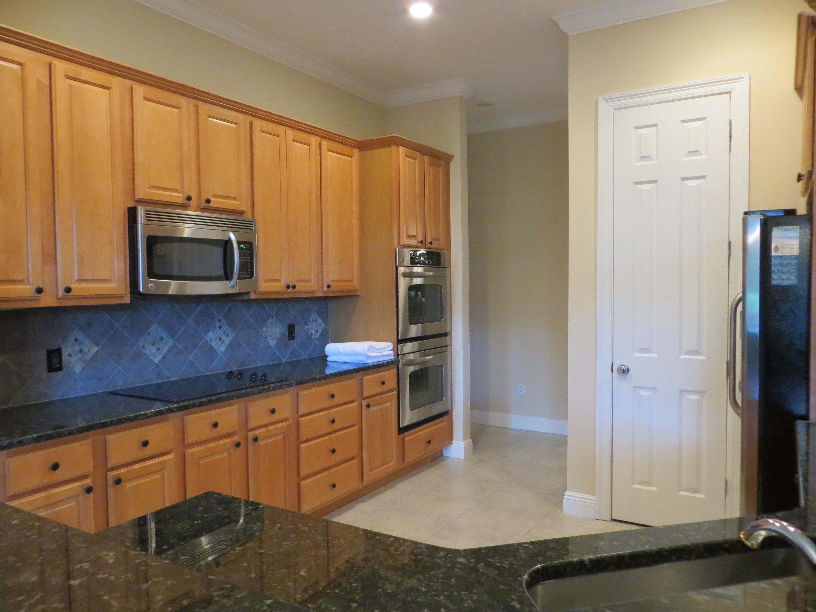 BAYTOWNE AVE EAST - Residential