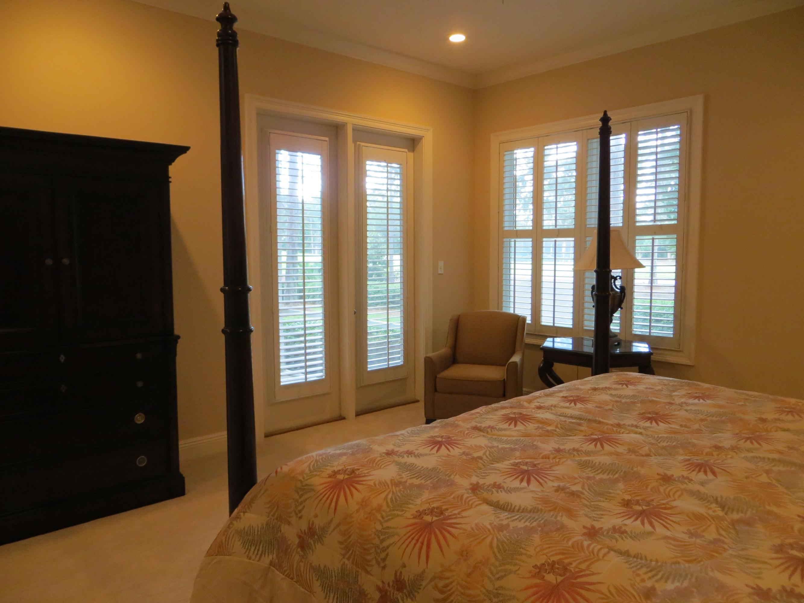 BAYTOWNE AVE EAST - Residential