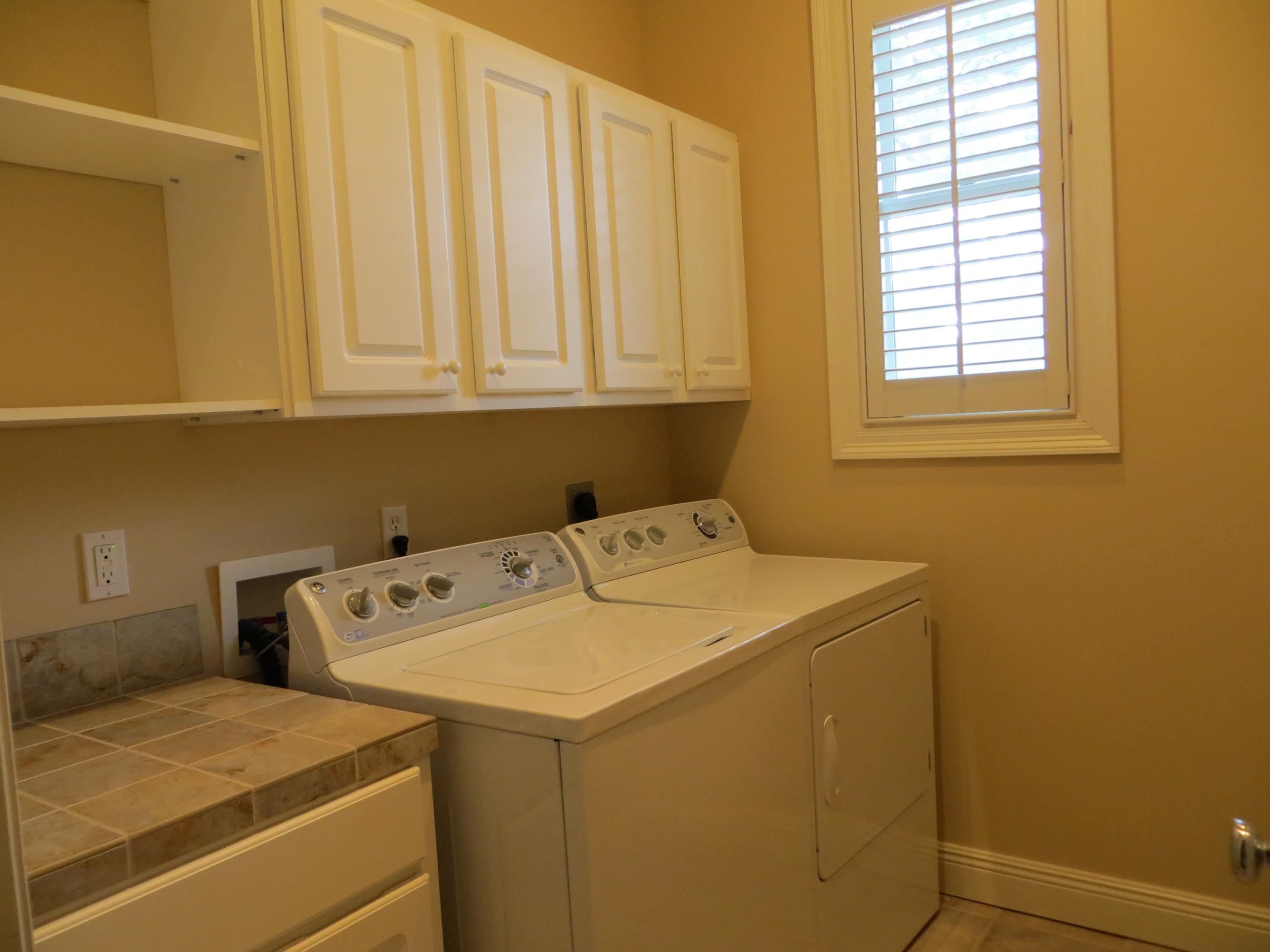 BAYTOWNE AVE EAST - Residential