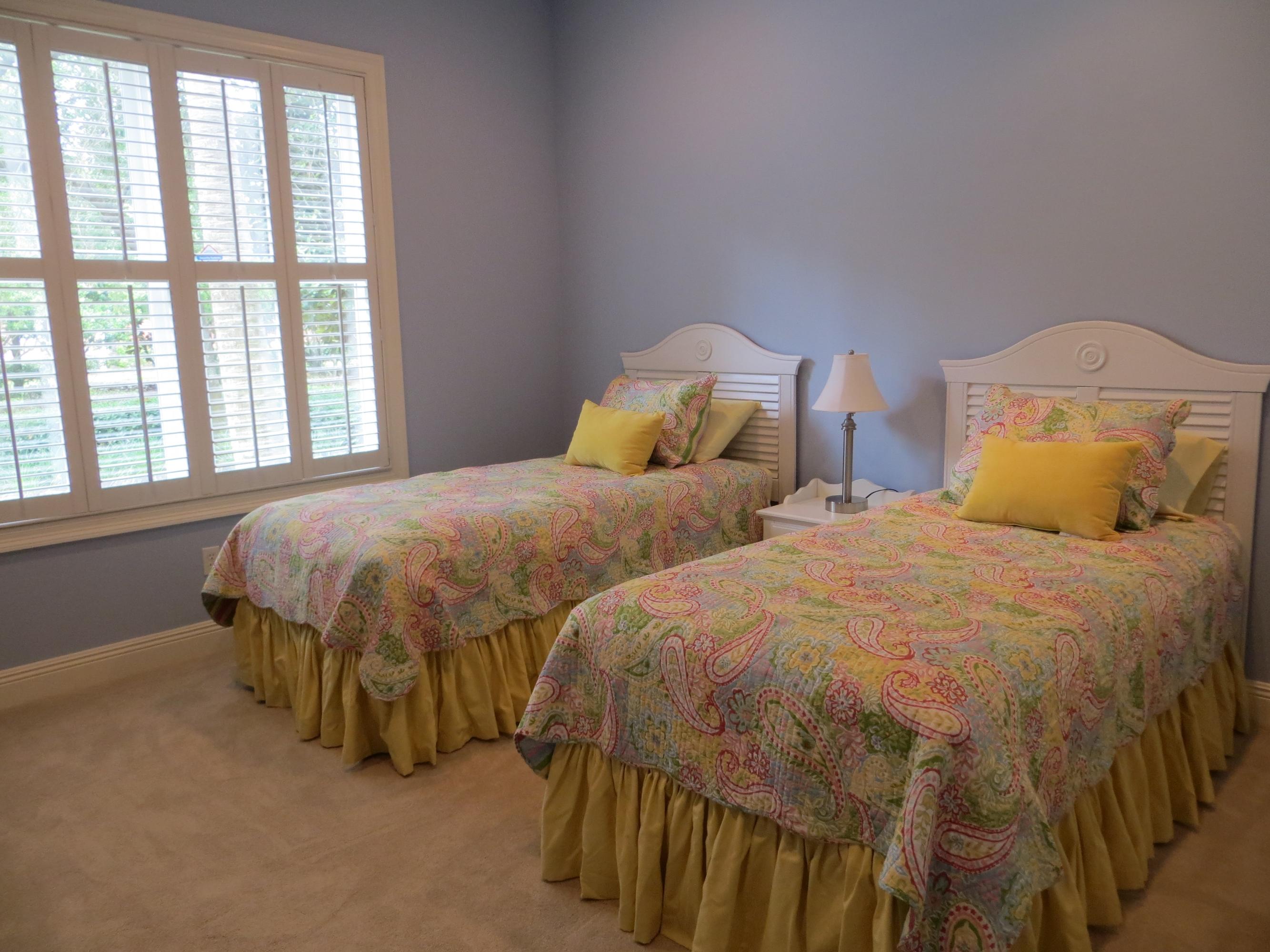 BAYTOWNE AVE EAST - Residential