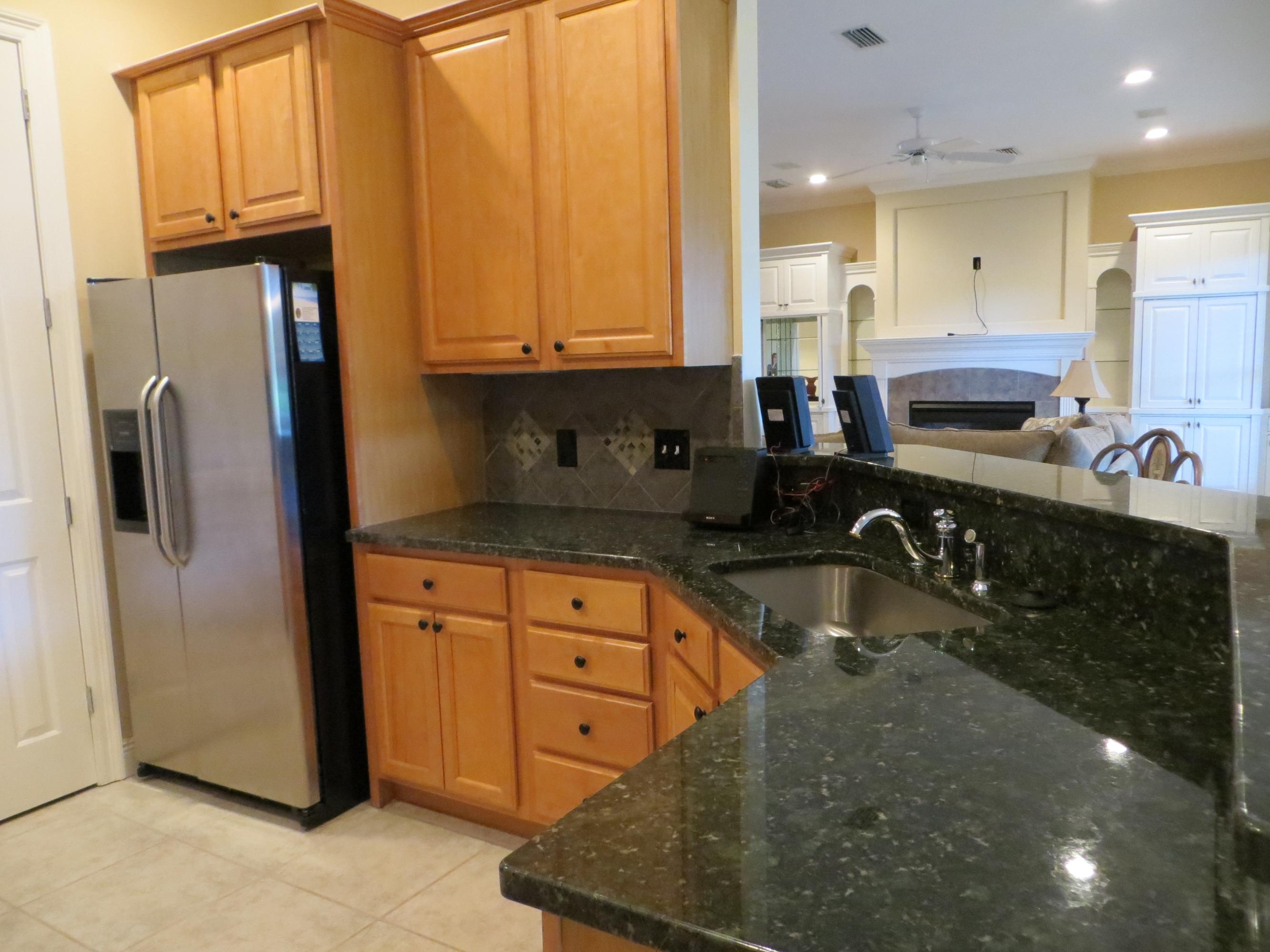 BAYTOWNE AVE EAST - Residential