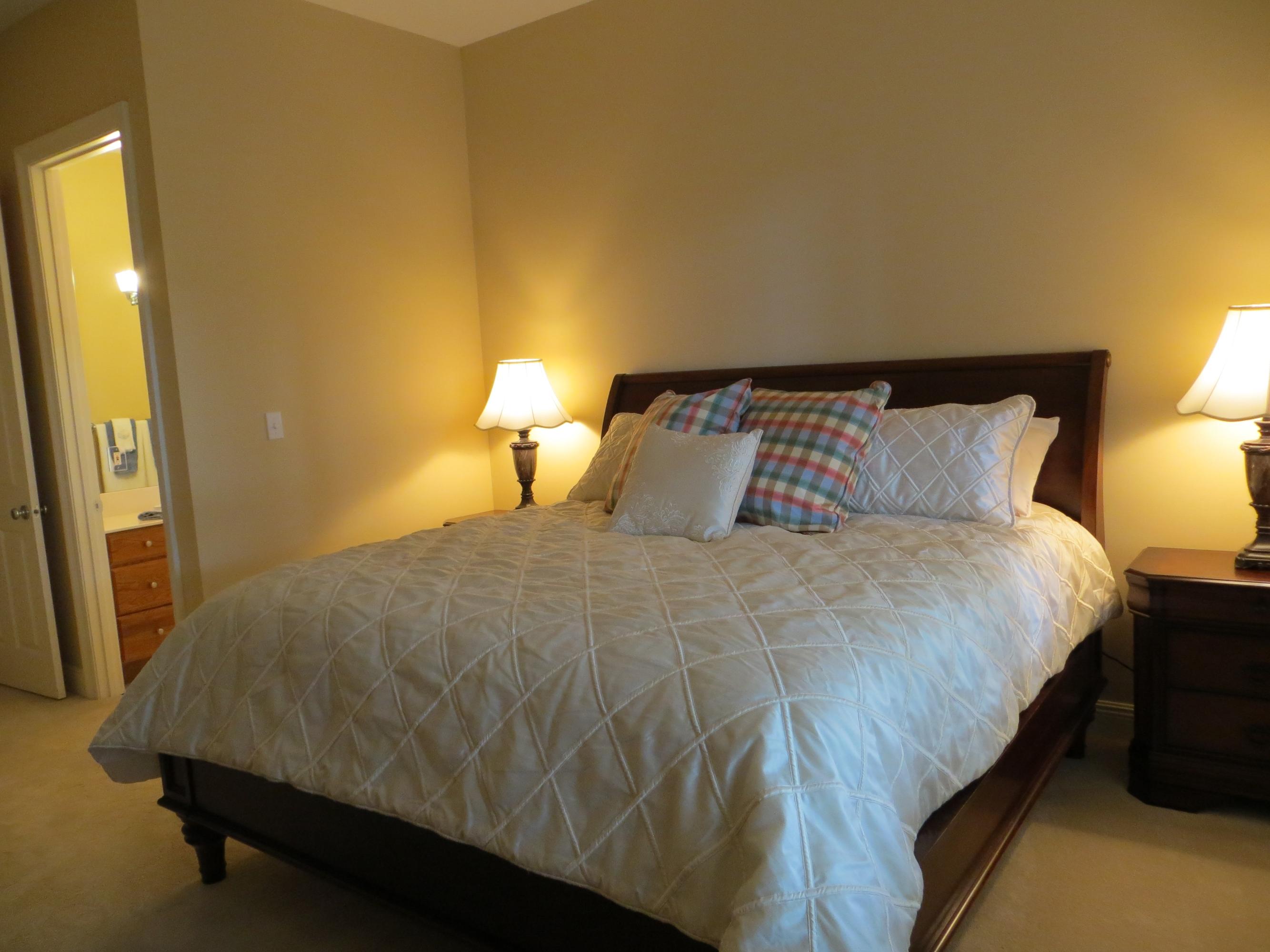 BAYTOWNE AVE EAST - Residential