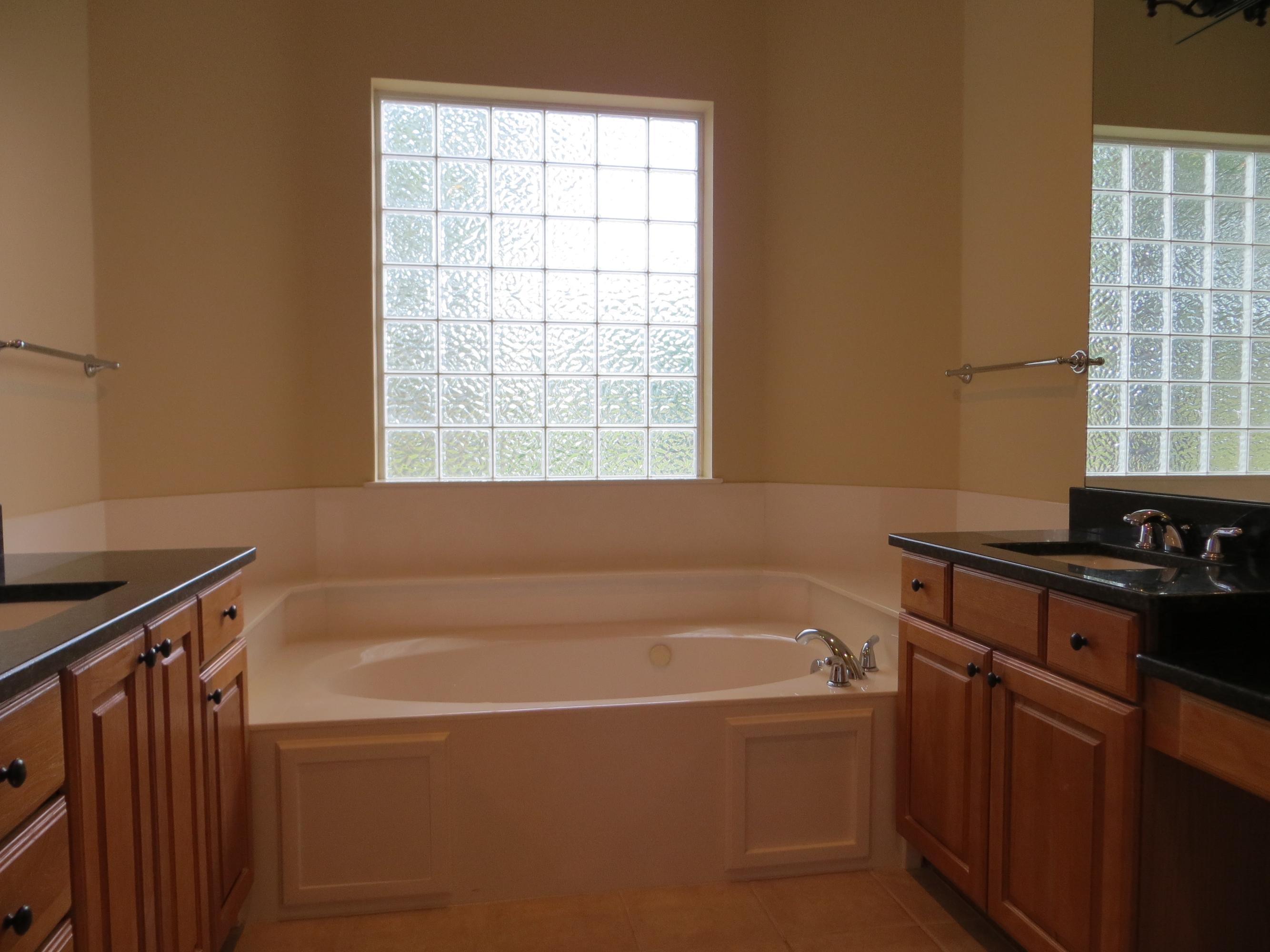 BAYTOWNE AVE EAST - Residential