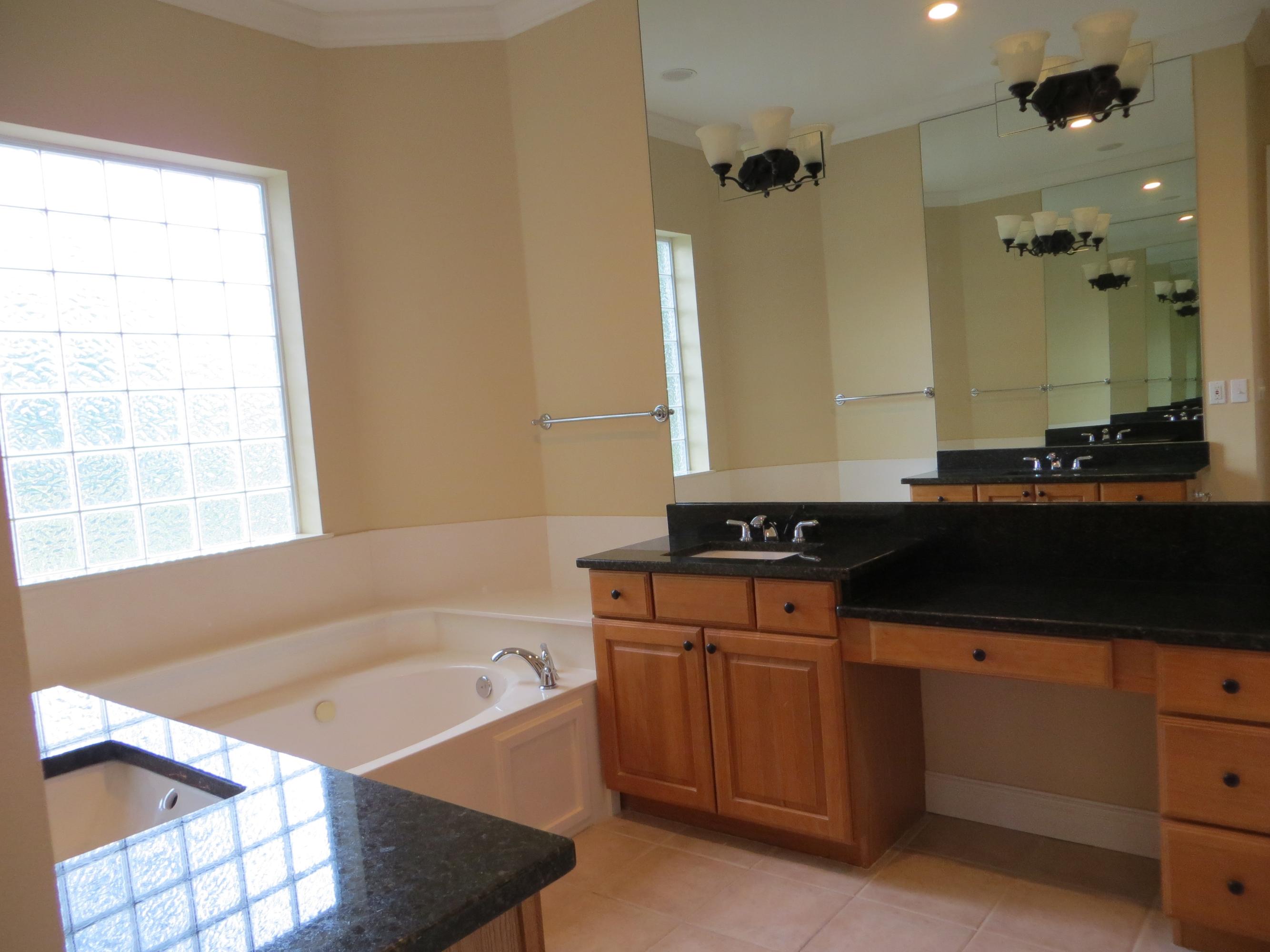 BAYTOWNE AVE EAST - Residential