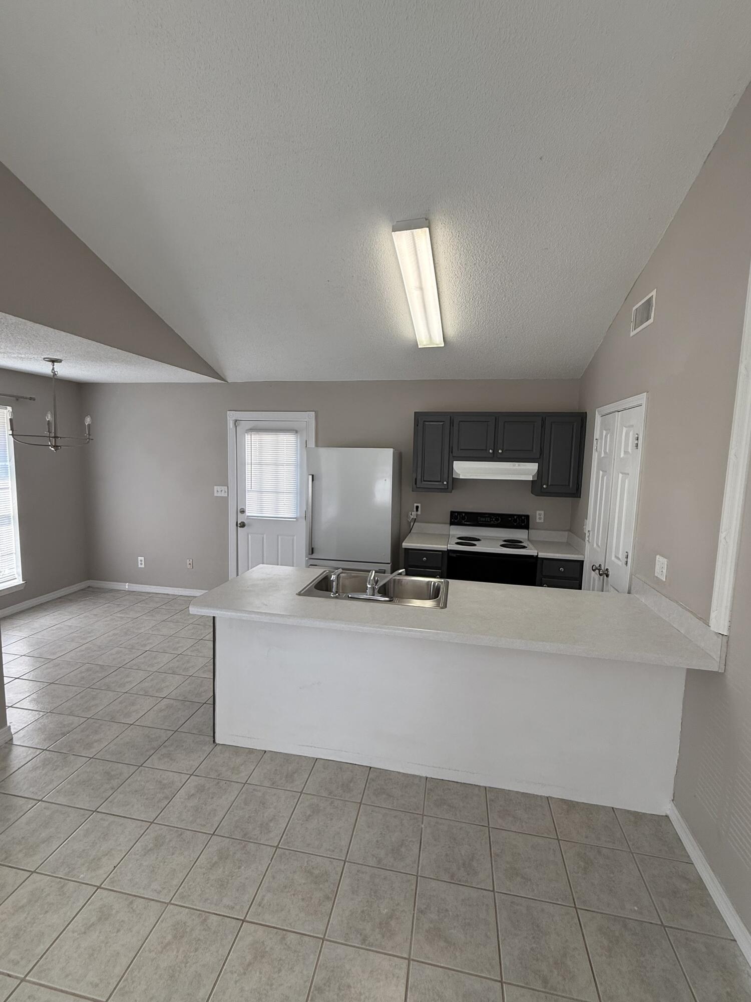 AUTUMN CHASE - Residential Lease