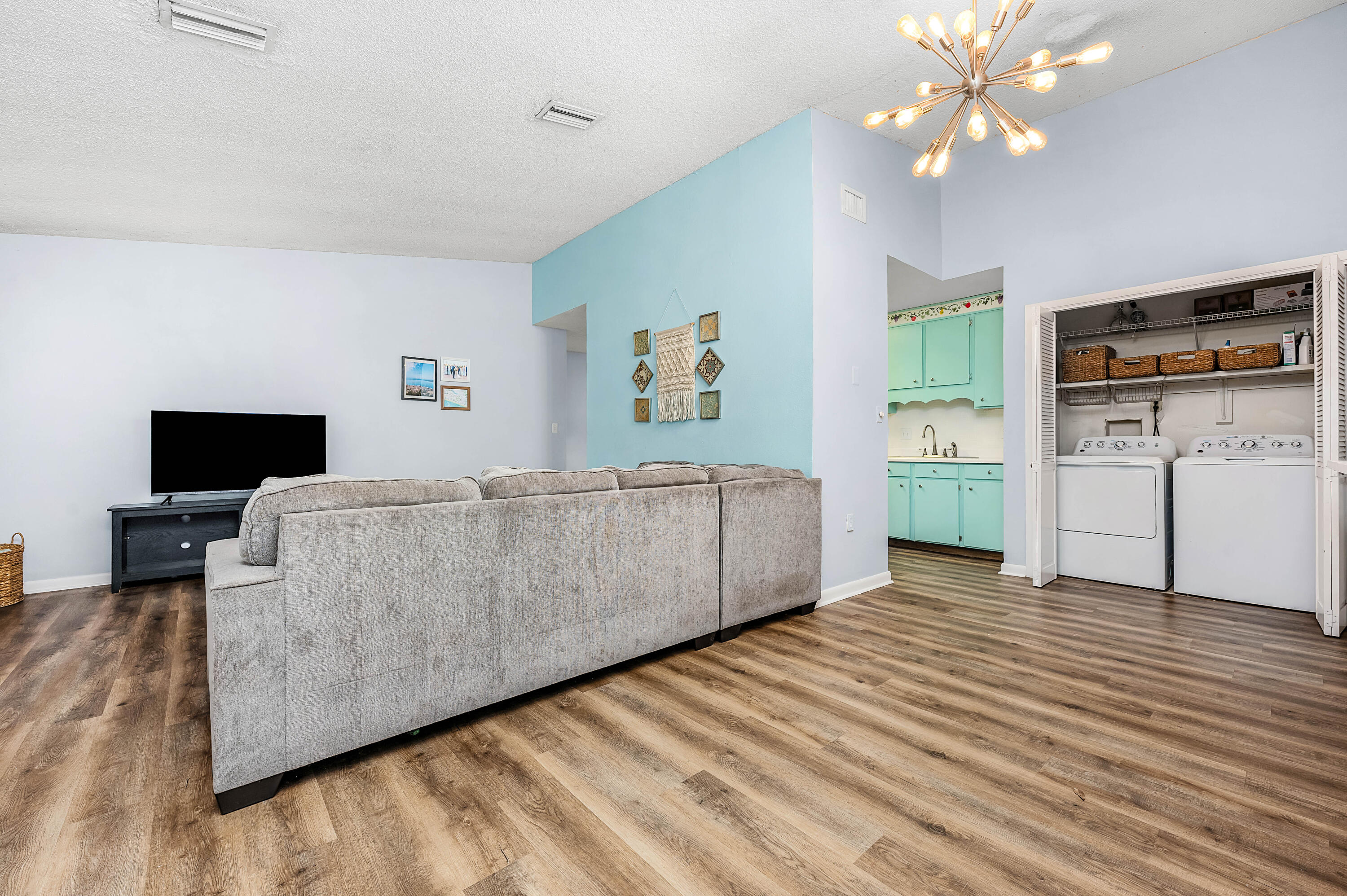 VICTORIA GARDENS 1 - Residential