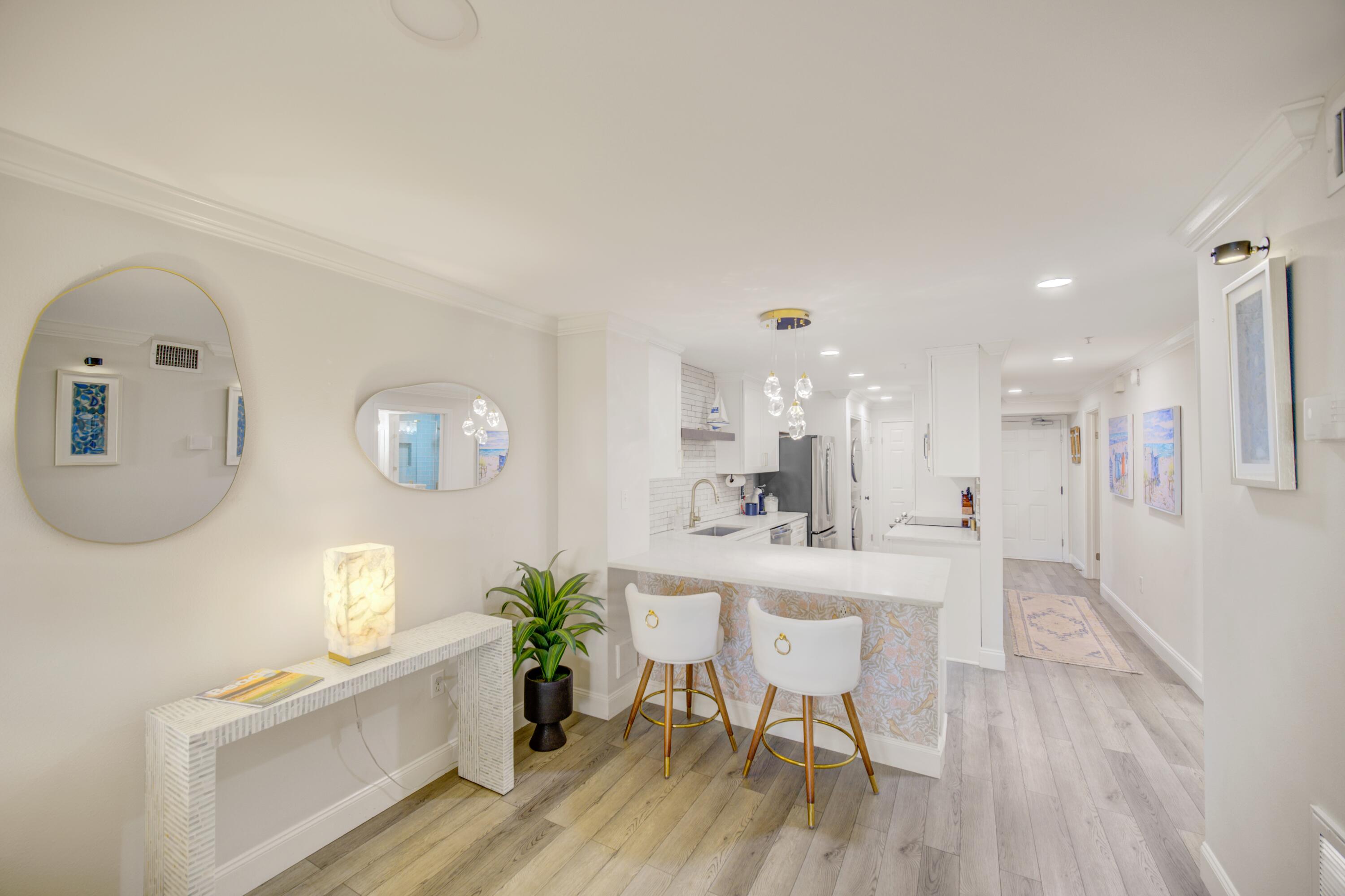 PALMS CONDO - Residential