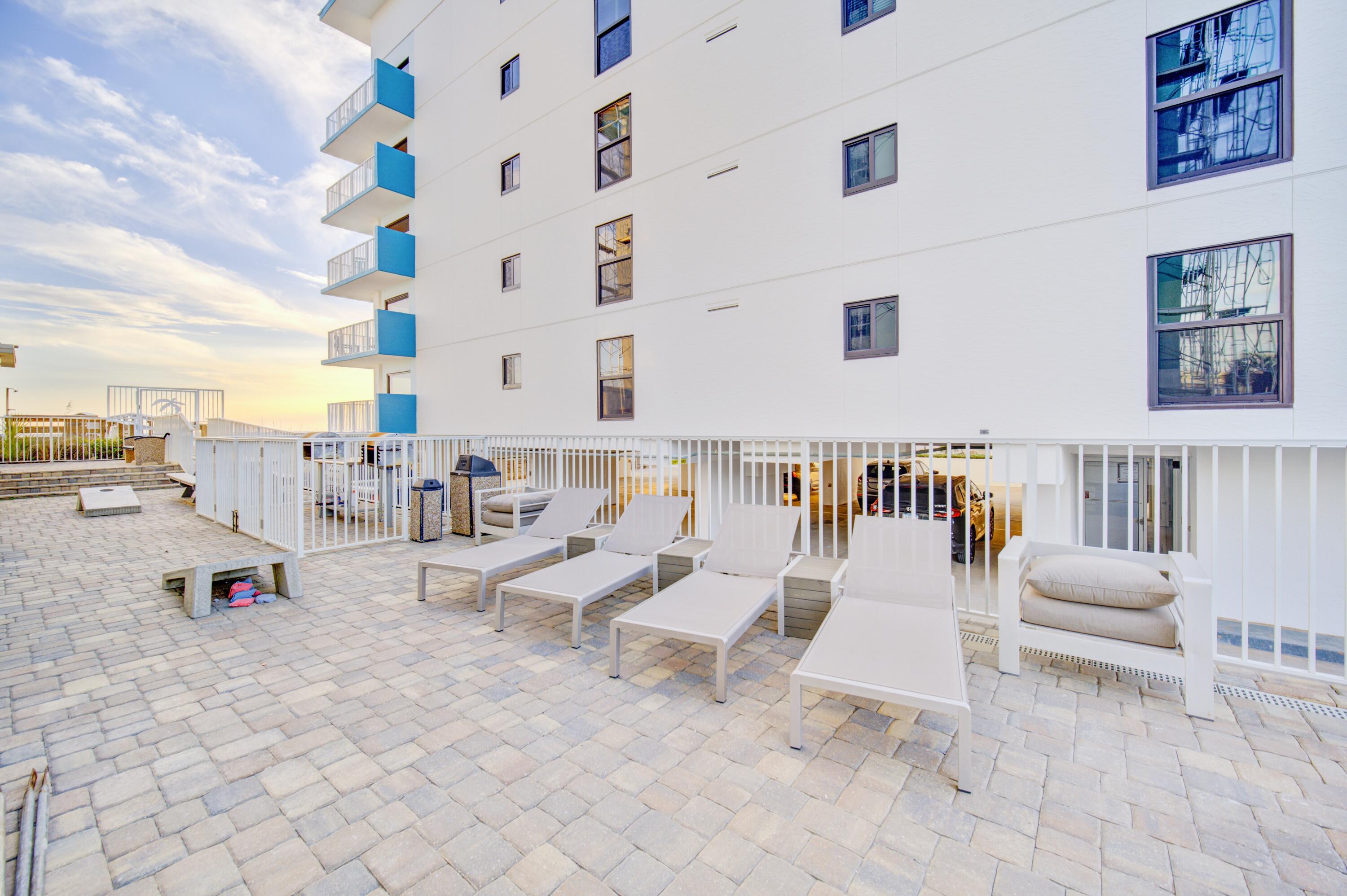 PALMS CONDO - Residential