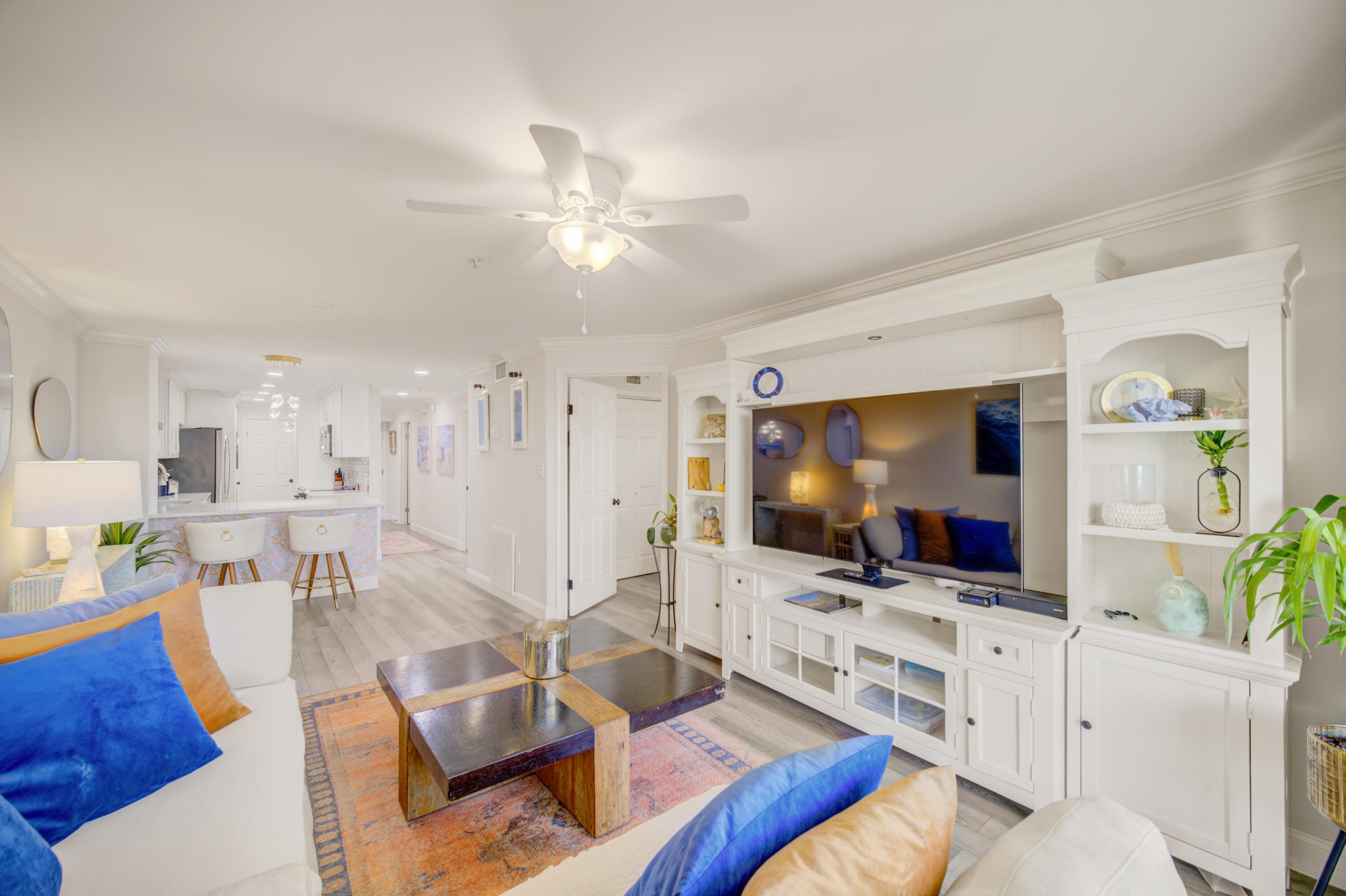 PALMS CONDO - Residential