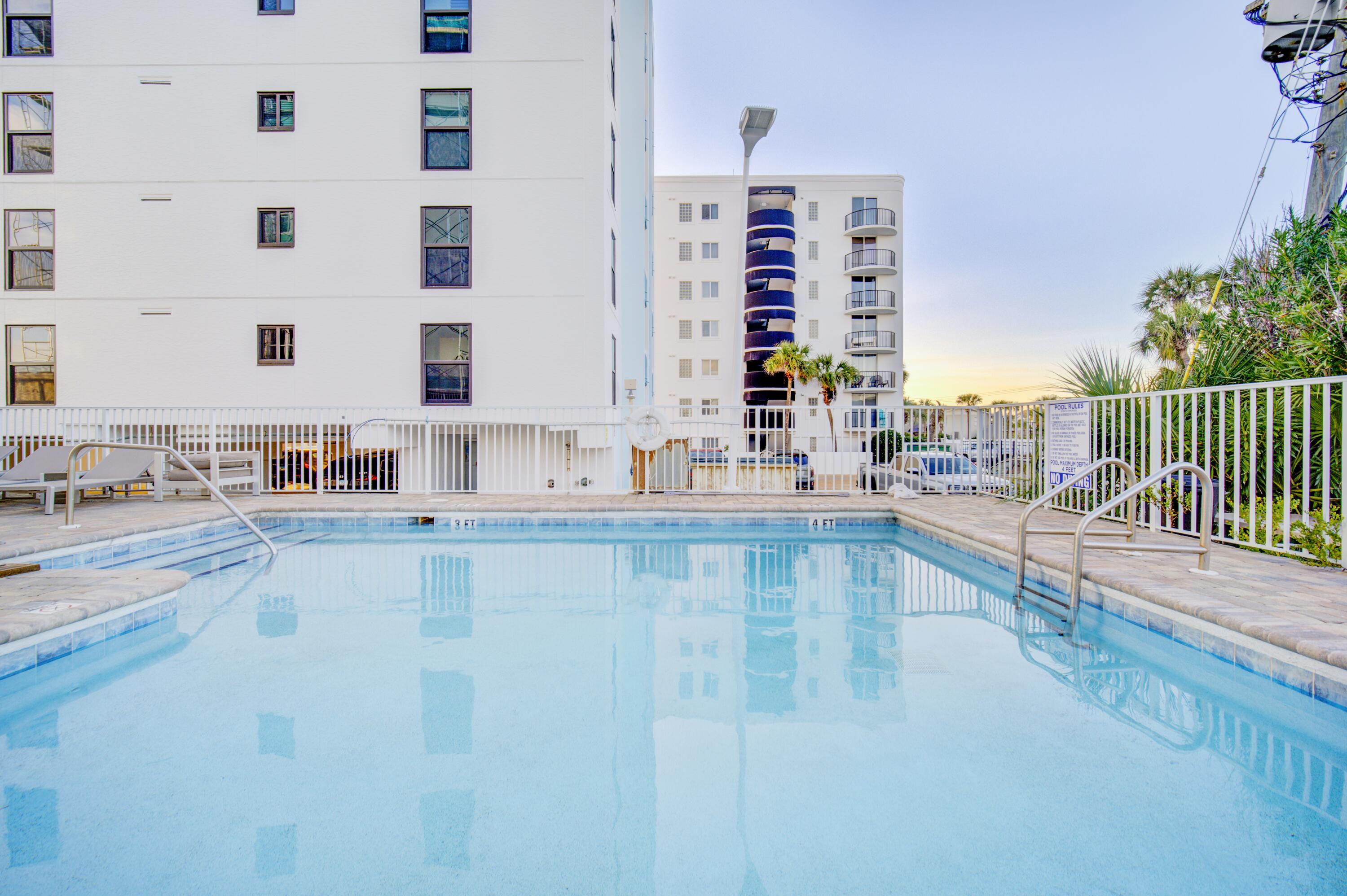 PALMS CONDO - Residential