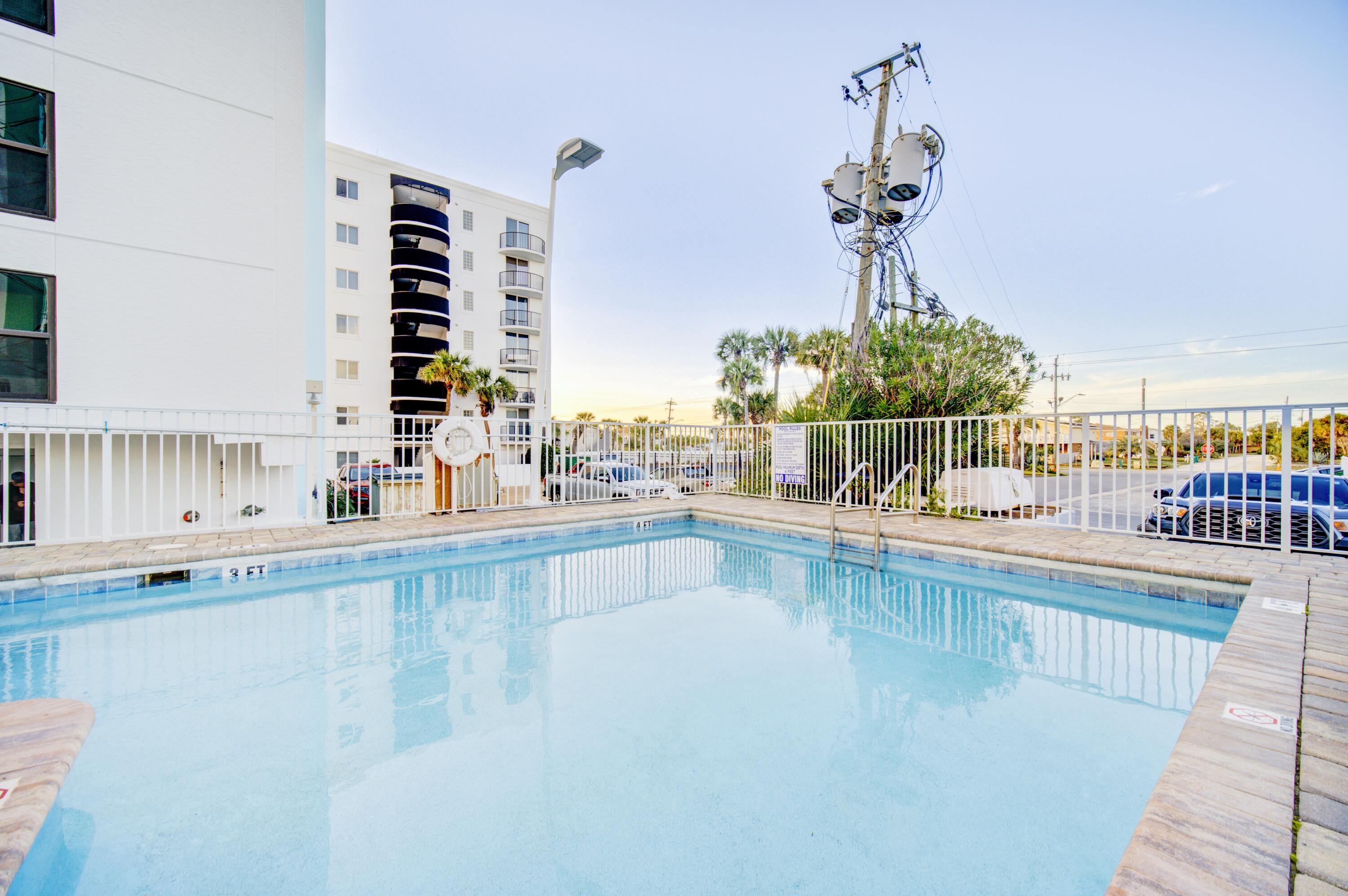 PALMS CONDO - Residential