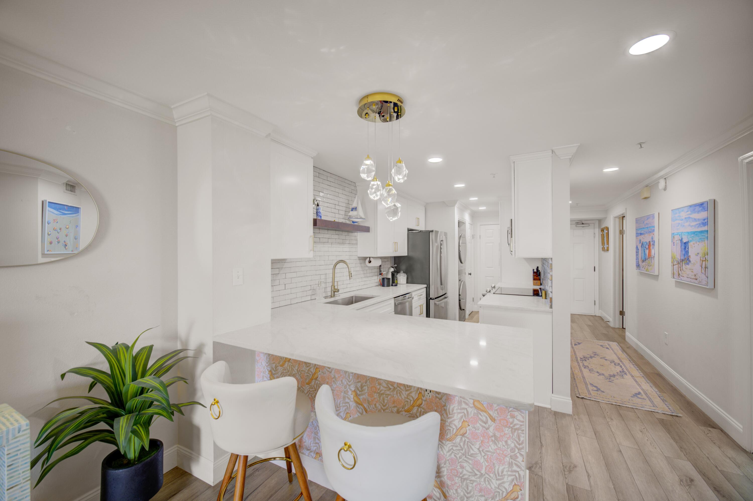 PALMS CONDO - Residential