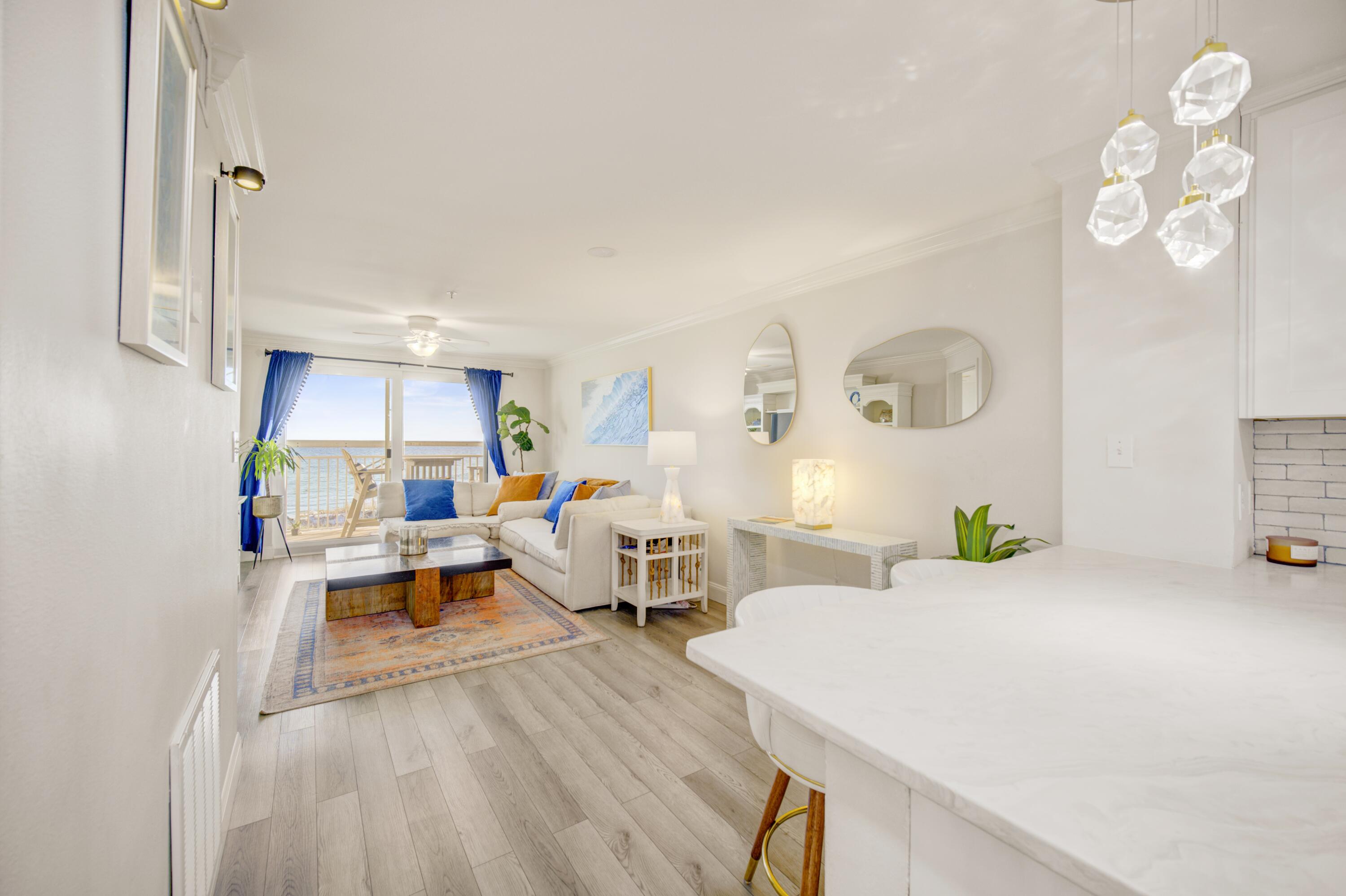 PALMS CONDO - Residential