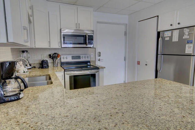 EL MATADOR CONDO - Residential