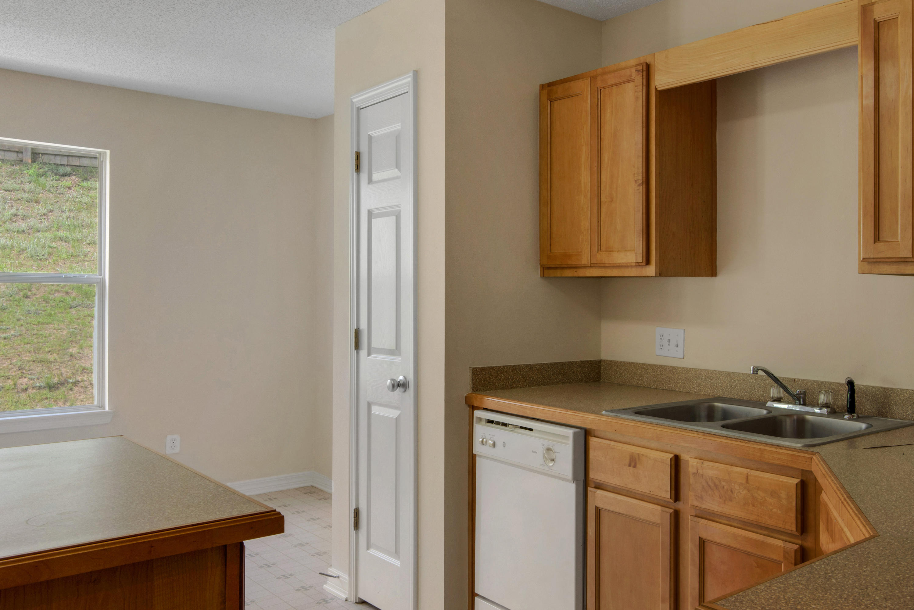 COUNTRYVIEW ESTATES 10TH ADDN - Residential