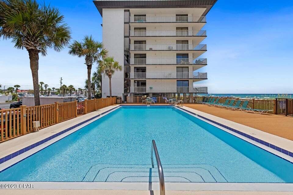 LEEWARD/WINDWARD CONDO - Residential