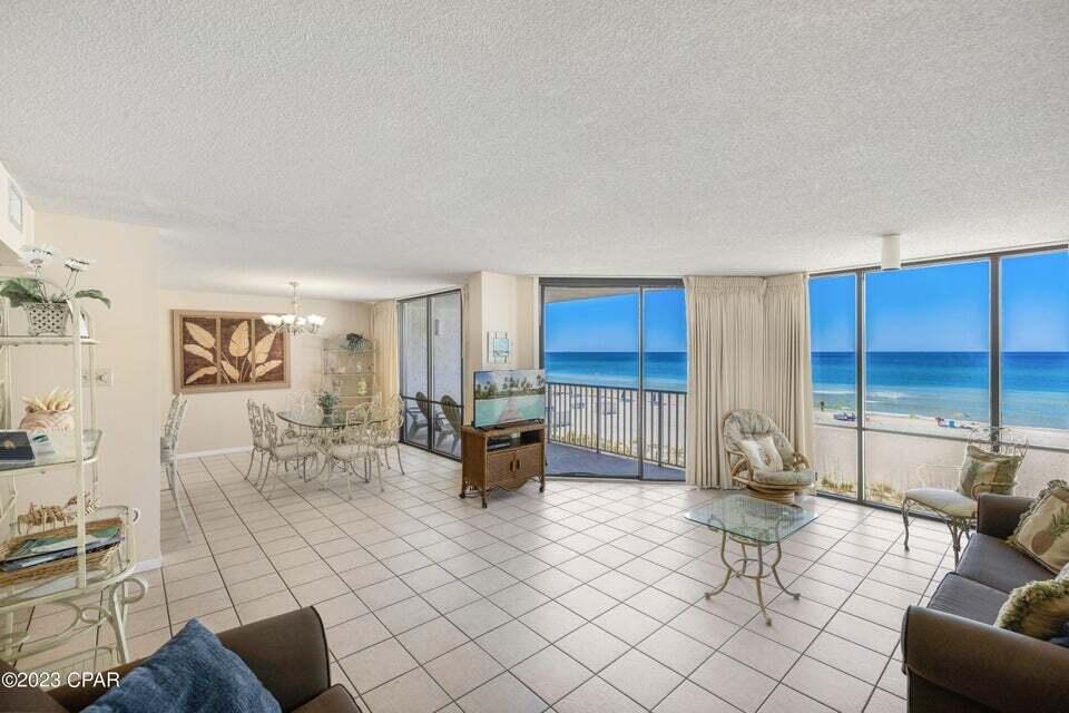 LEEWARD/WINDWARD CONDO - Residential