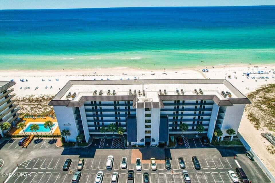 LEEWARD/WINDWARD CONDO - Residential