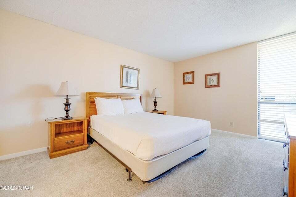 LEEWARD/WINDWARD CONDO - Residential