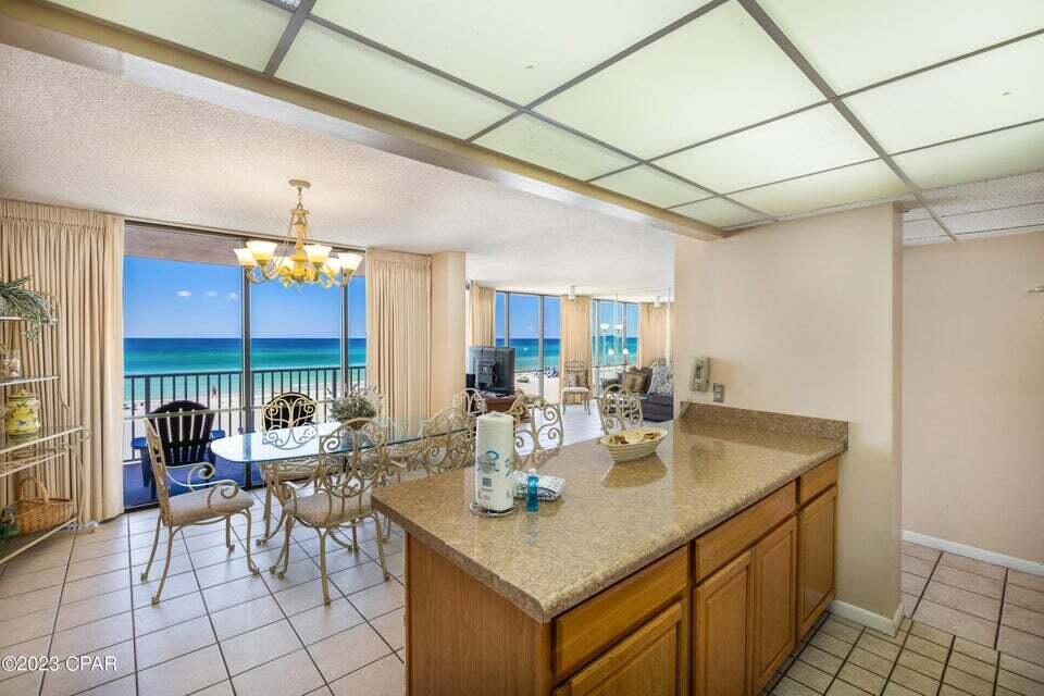LEEWARD/WINDWARD CONDO - Residential