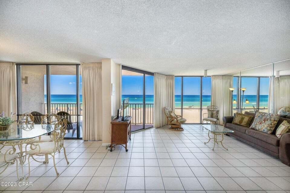 LEEWARD/WINDWARD CONDO - Residential