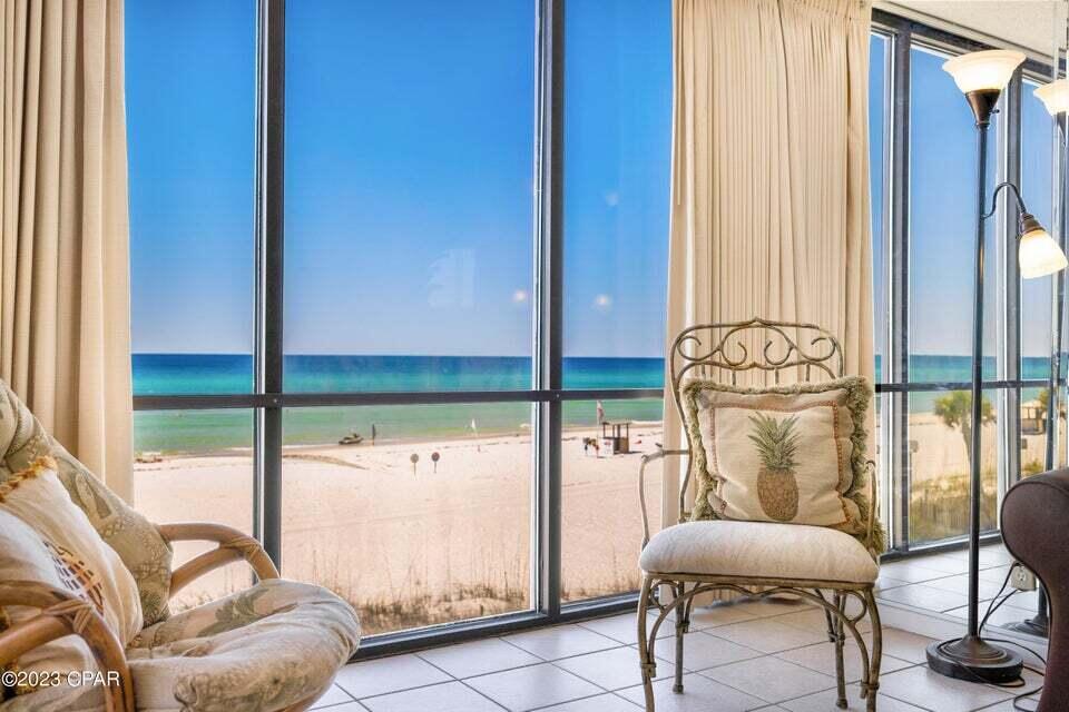 LEEWARD/WINDWARD CONDO - Residential
