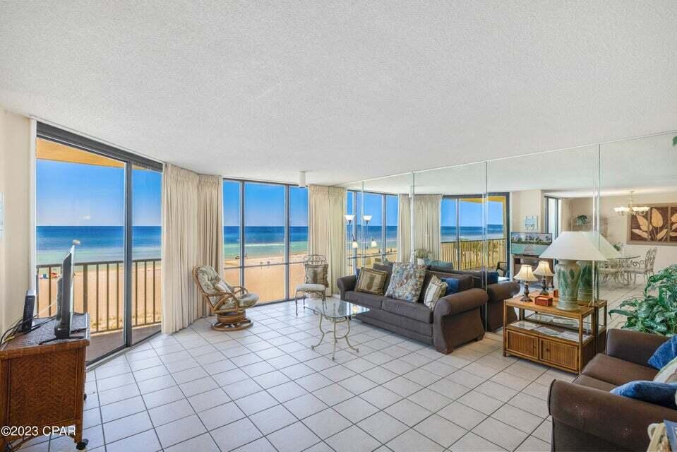 LEEWARD/WINDWARD CONDO - Residential