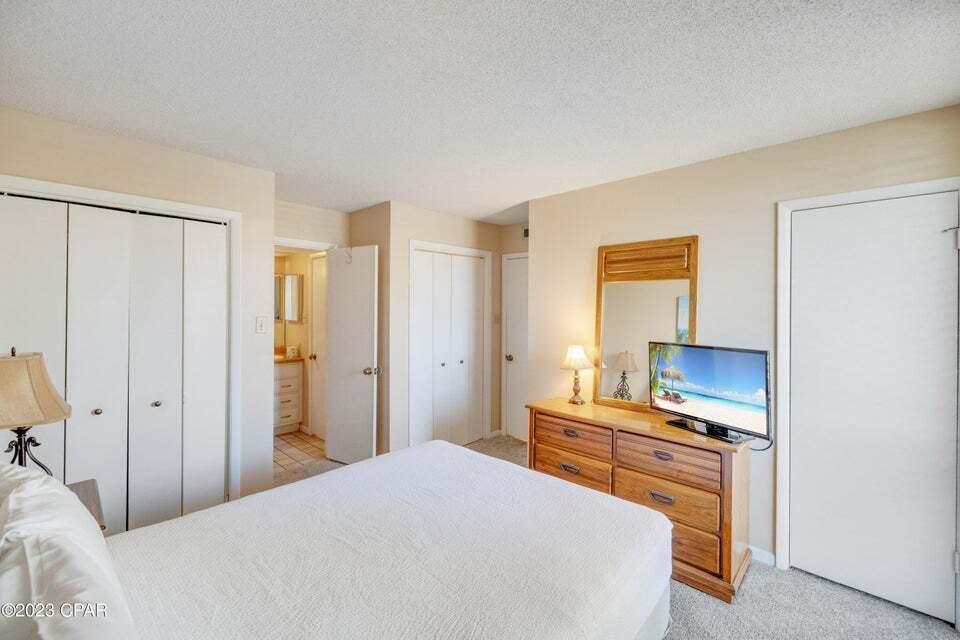 LEEWARD/WINDWARD CONDO - Residential