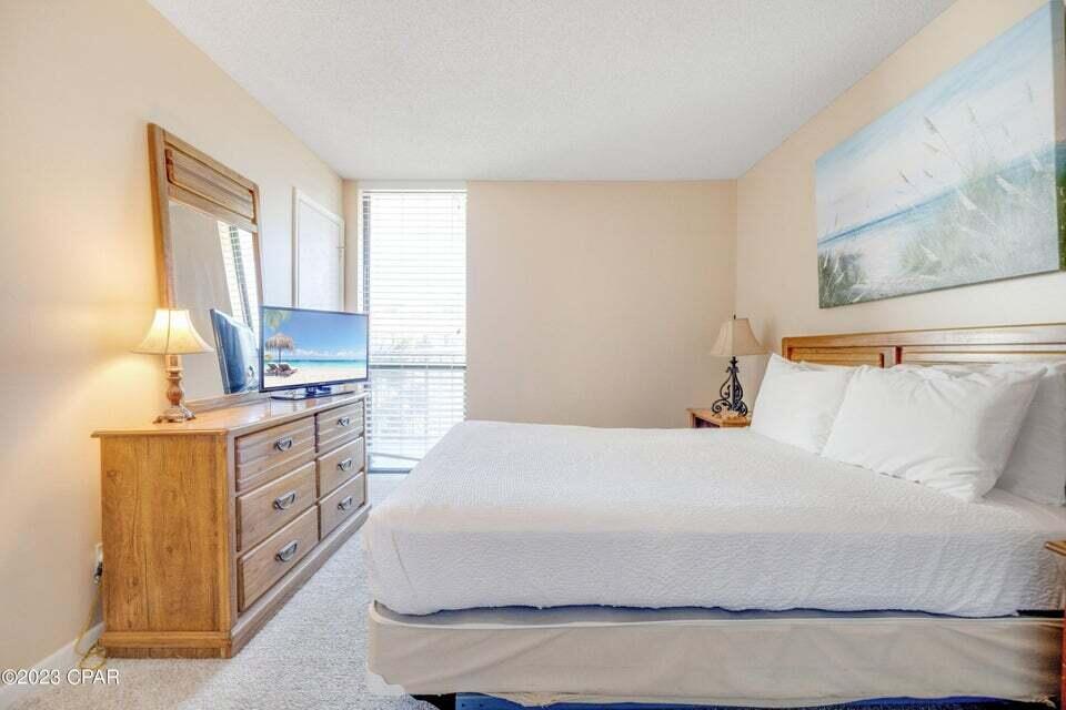LEEWARD/WINDWARD CONDO - Residential